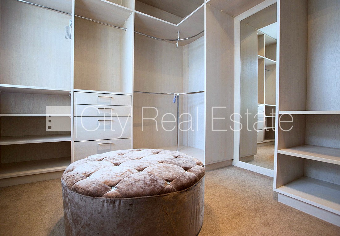 Sludinājumi. Projekts - Blaumaņa 3, fasādes māja, renovēta māja, mainīts Jumta segums, labiekārtota apzaļumota Cena: 2500 EUR/mēn Foto #20