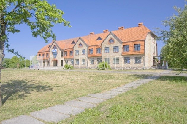 Sludinājumi. Viesu māja, renovēta māja, nomainītas inženierkomunikācijas, ķieģeļu mūra sienas, labiekārtota Cena: 350000 EUR Foto #2