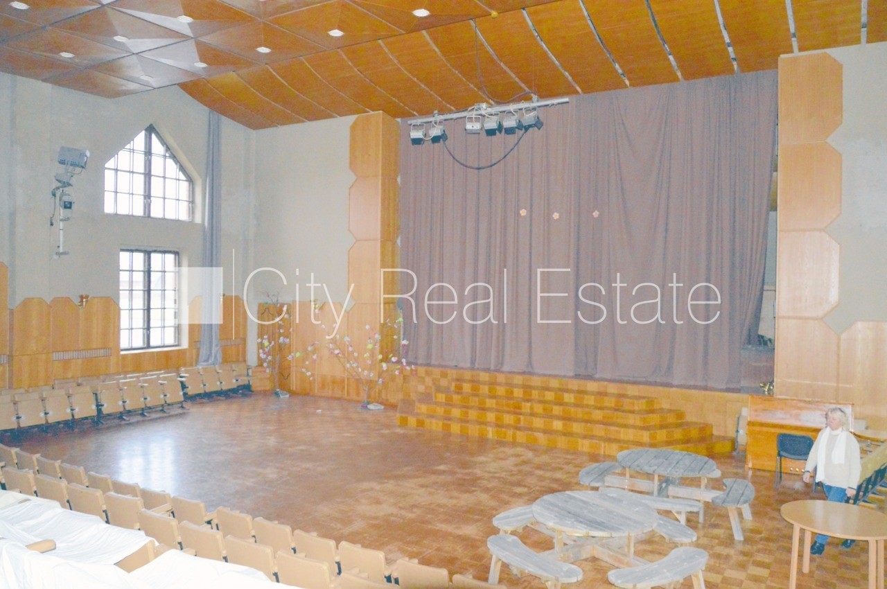 Sludinājumi. Viesu māja, renovēta māja, nomainītas inženierkomunikācijas, ķieģeļu mūra sienas, labiekārtota Cena: 350000 EUR Foto #6