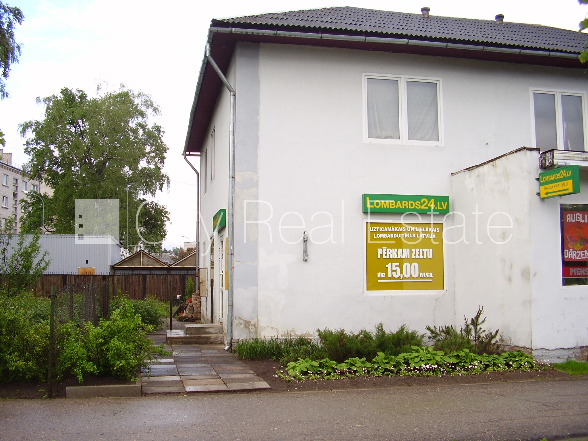 Sludinājumi. Zeme īpašumā, fasādes māja, ķieģeļu mūra sienas, vieta automašīnai, ieeja no ielas, logi vērsti Cena: 55000 EUR Foto #3