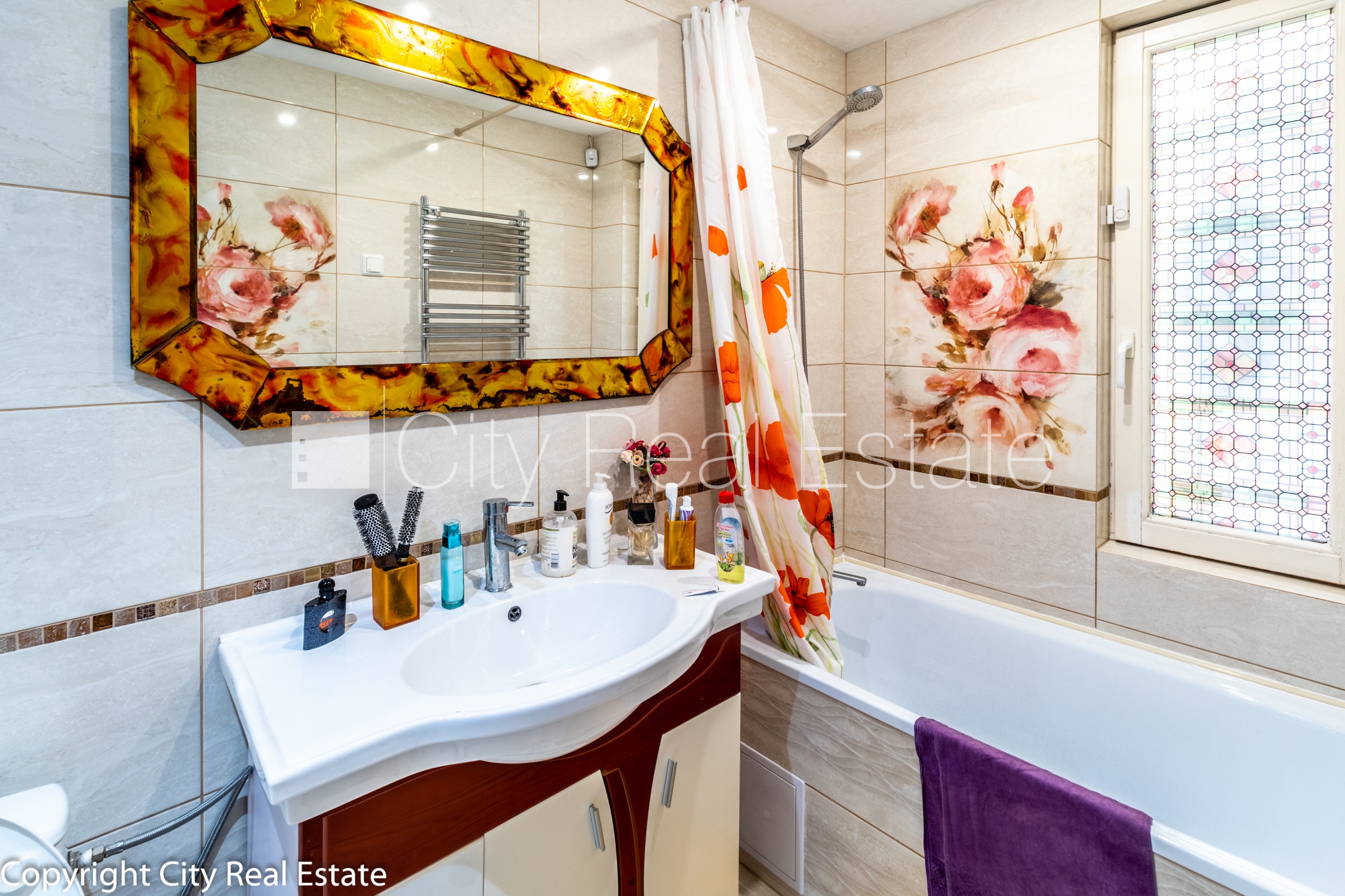 Sludinājumi. Labiekārtota apzaļumota teritorija, guļamistabu skaits 3 gab., gāzes apkure, restaurēti, atjaunoti Cena: 2500 EUR/mēn Foto #8