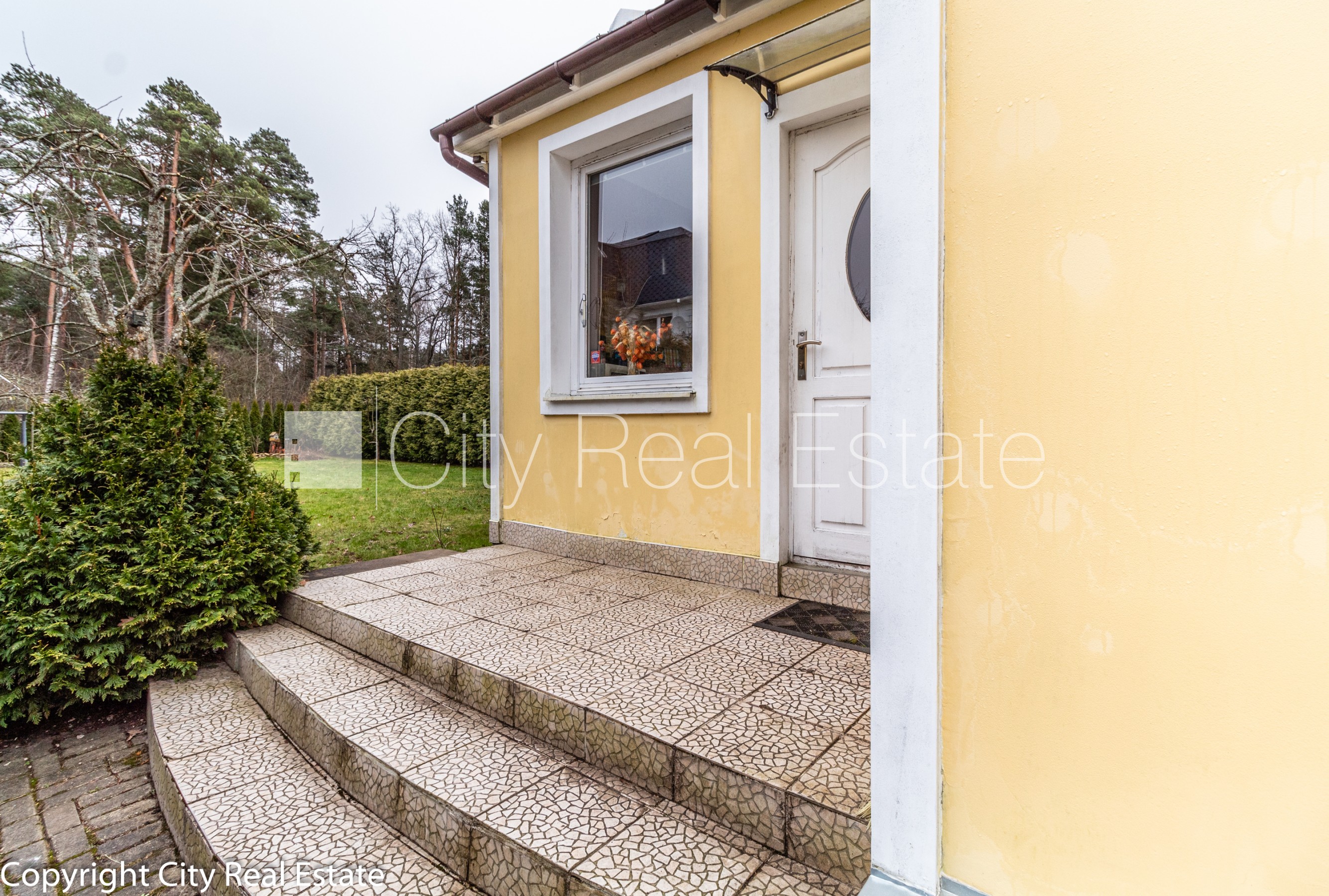 Sludinājumi. Labiekārtota apzaļumota teritorija, guļamistabu skaits 3 gab., gāzes apkure, restaurēti, atjaunoti Cena: 2500 EUR/mēn Foto #10