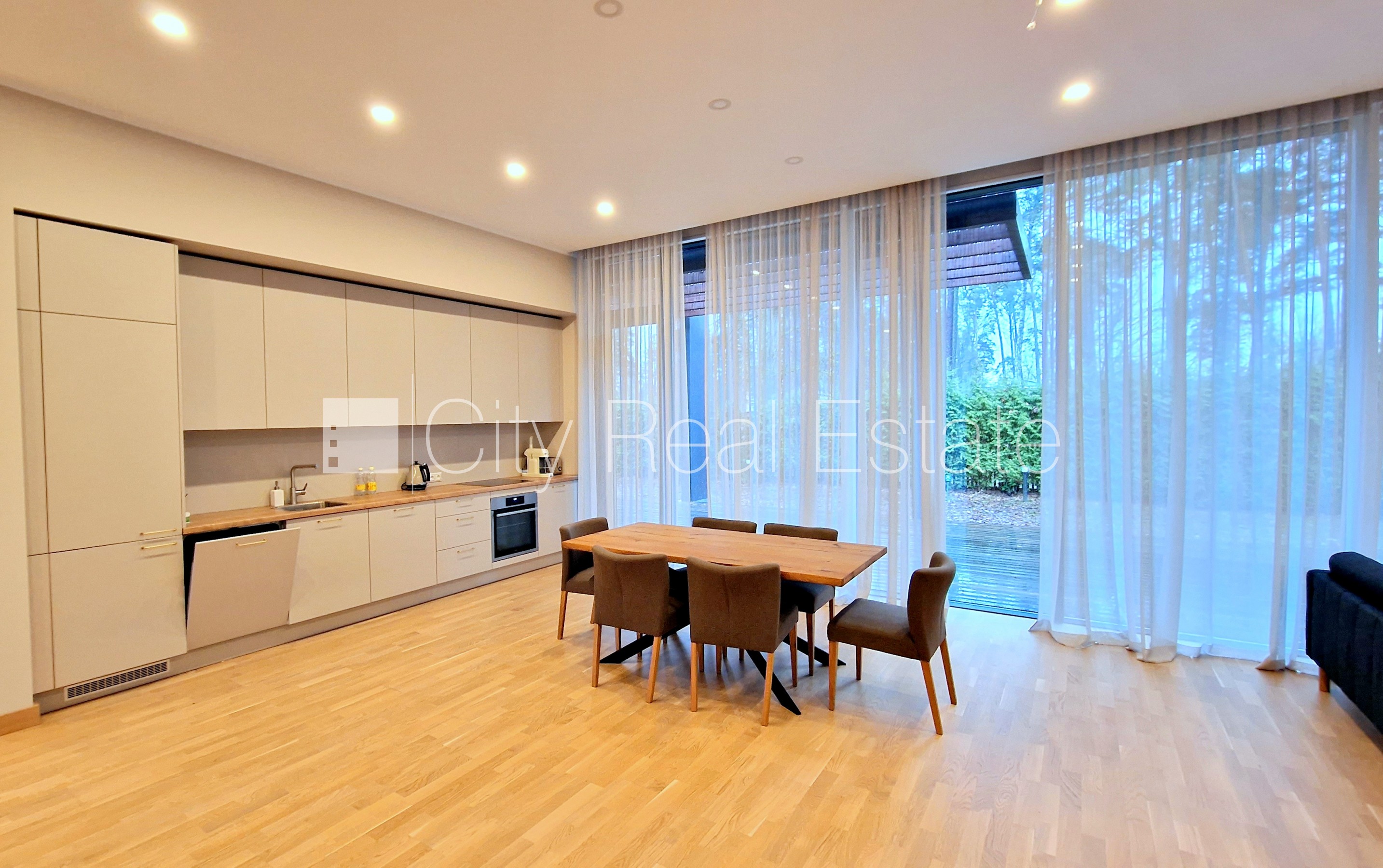 Sludinājumi. Privātmāja, jaunceltne, pagalma māja, dzelzsbetona starp stāvu pārsegumi, monolīta betona sienas, Cena: 695000 EUR Foto #4