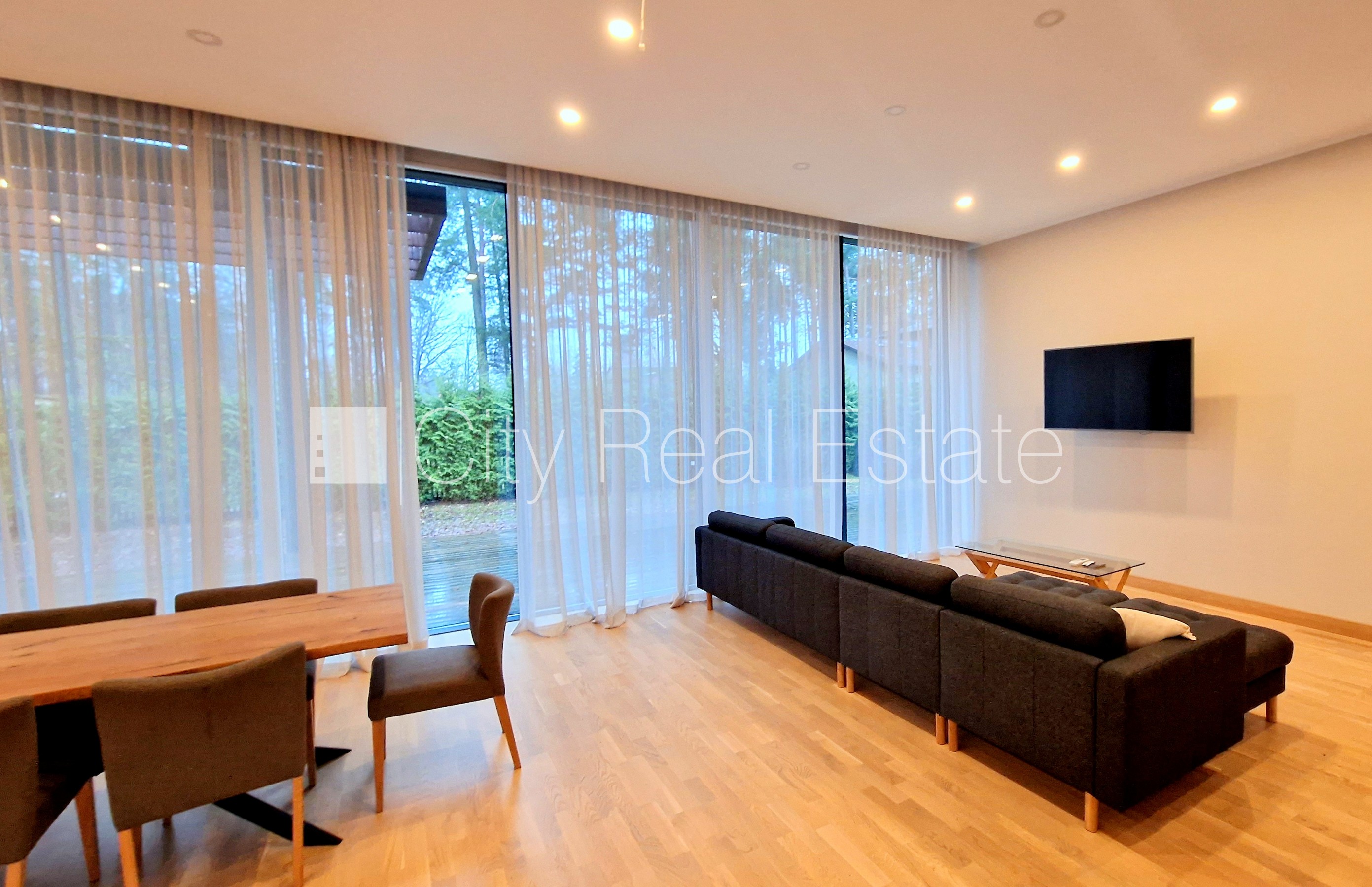 Sludinājumi. Privātmāja, jaunceltne, pagalma māja, dzelzsbetona starp stāvu pārsegumi, monolīta betona sienas, Cena: 695000 EUR Foto #3