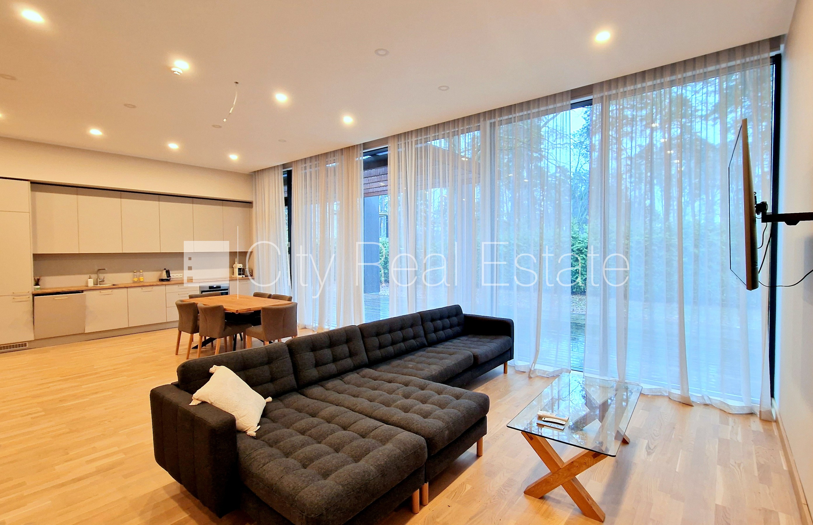 Sludinājumi. Privātmāja, jaunceltne, pagalma māja, dzelzsbetona starp stāvu pārsegumi, monolīta betona sienas, Cena: 695000 EUR Foto #2