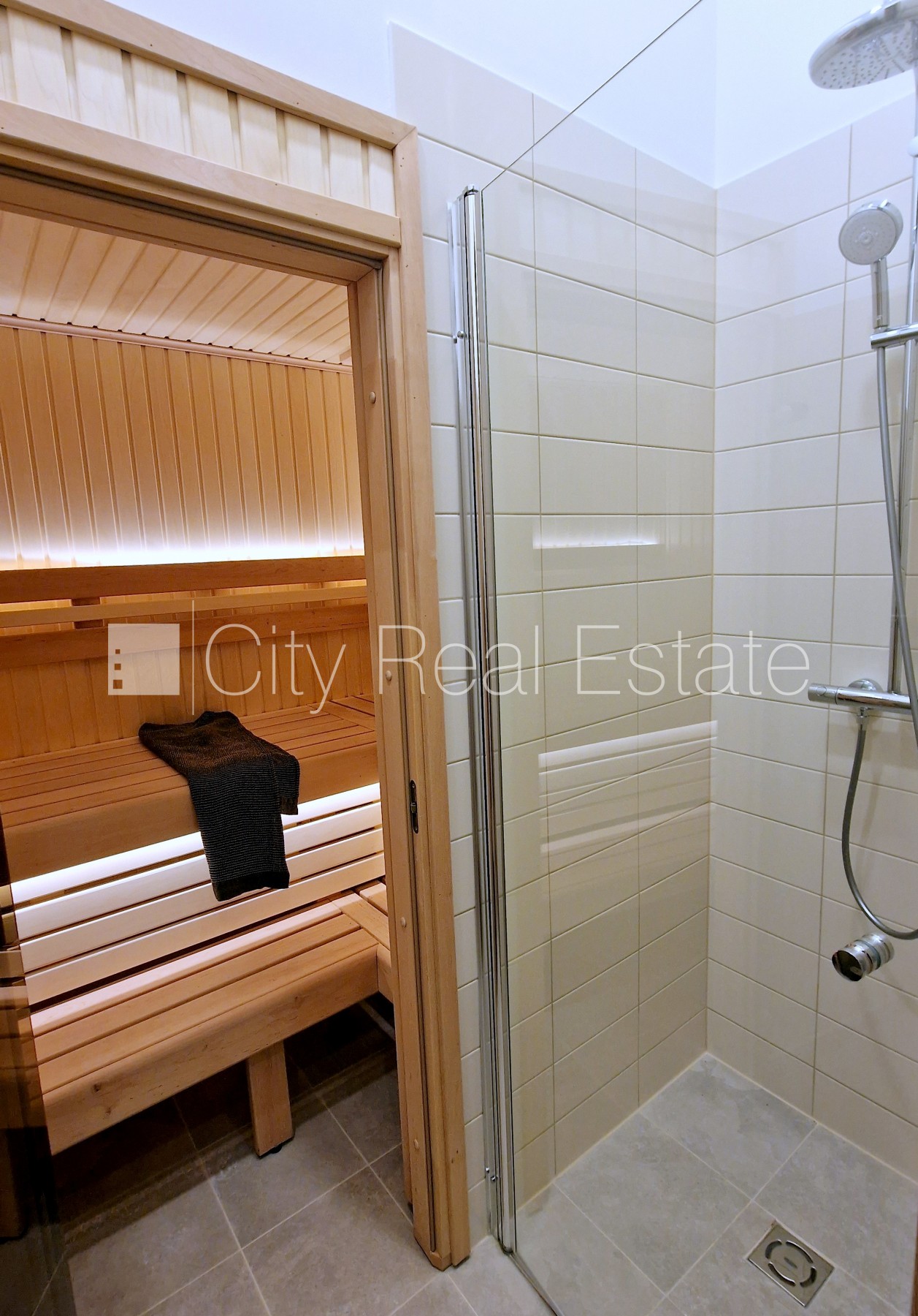 Sludinājumi. Privātmāja, jaunceltne, pagalma māja, dzelzsbetona starp stāvu pārsegumi, monolīta betona sienas, Cena: 695000 EUR Foto #18