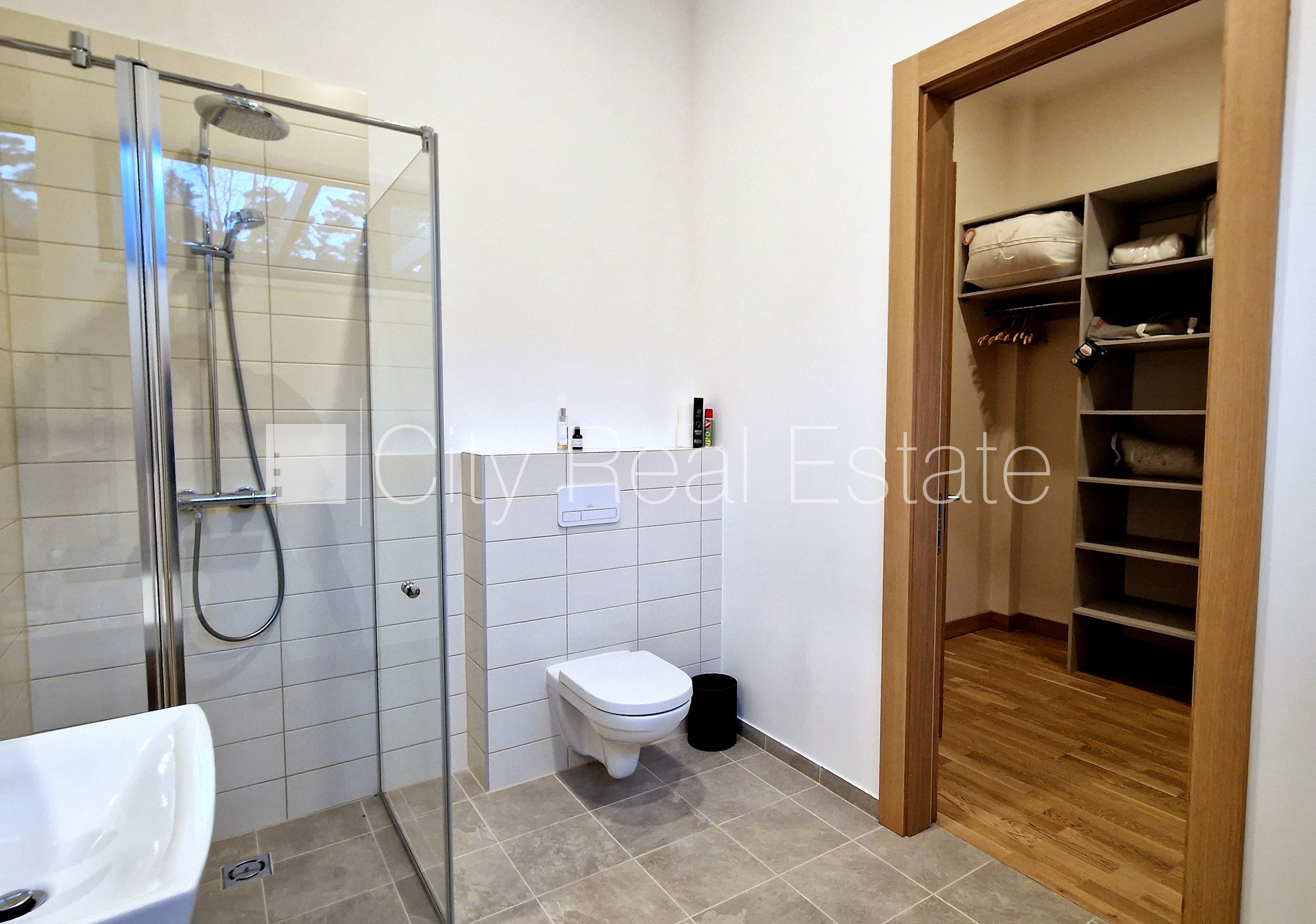 Sludinājumi. Privātmāja, jaunceltne, pagalma māja, dzelzsbetona starp stāvu pārsegumi, monolīta betona sienas, Cena: 695000 EUR Foto #15