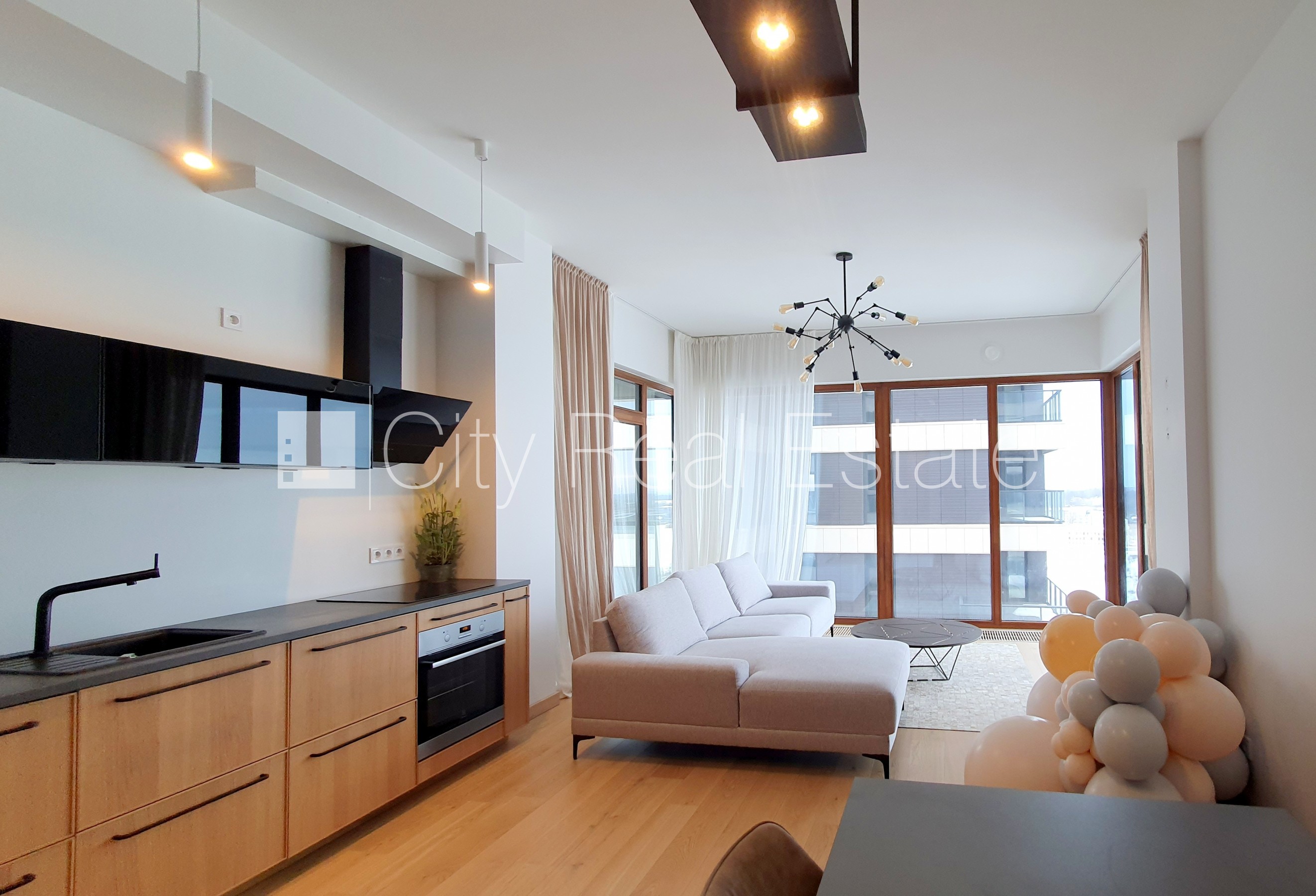 Sludinājumi. Projekts - Philosophers Residence, jaunceltne, labiekārtota apzaļumota teritorija, pazemes Cena: 1700 EUR/mēn Foto #1