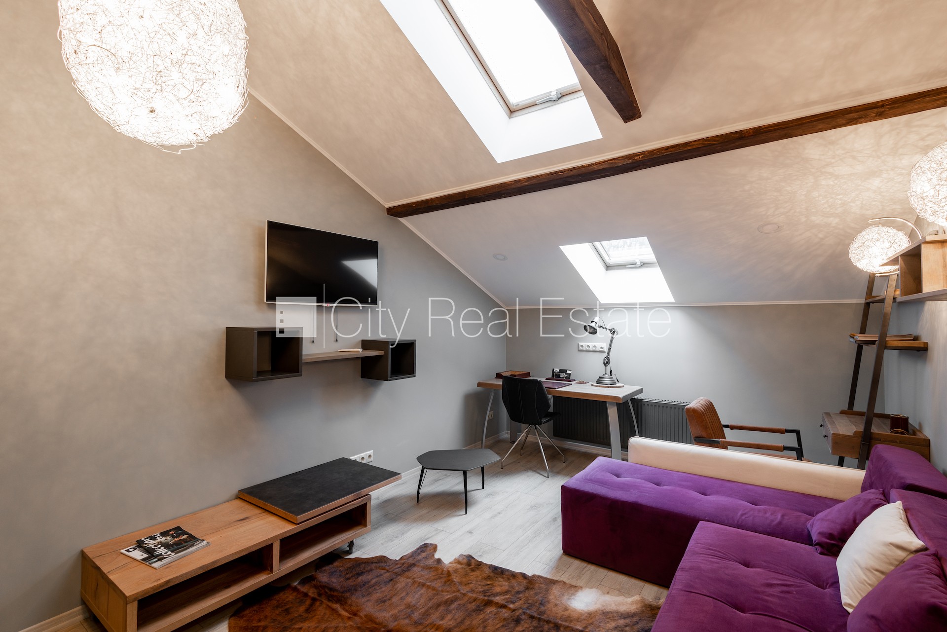 Sludinājumi. Fasādes māja, renovēta māja, labiekārtota apzaļumota teritorija, vieta automašīnai, mansards, Cena: 520 EUR/mēn Foto #2