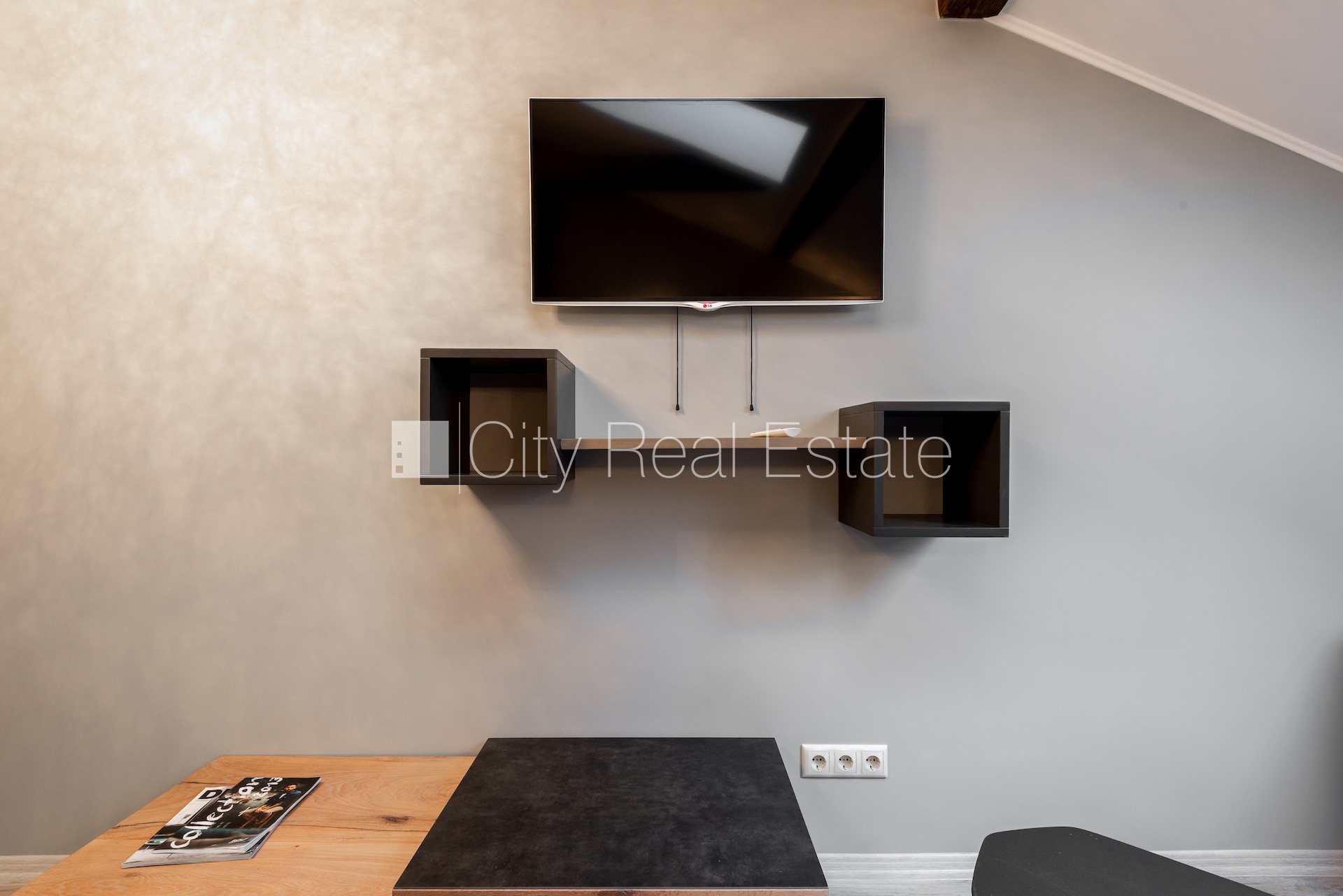 Sludinājumi. Fasādes māja, renovēta māja, labiekārtota apzaļumota teritorija, vieta automašīnai, mansards, Cena: 520 EUR/mēn Foto #12