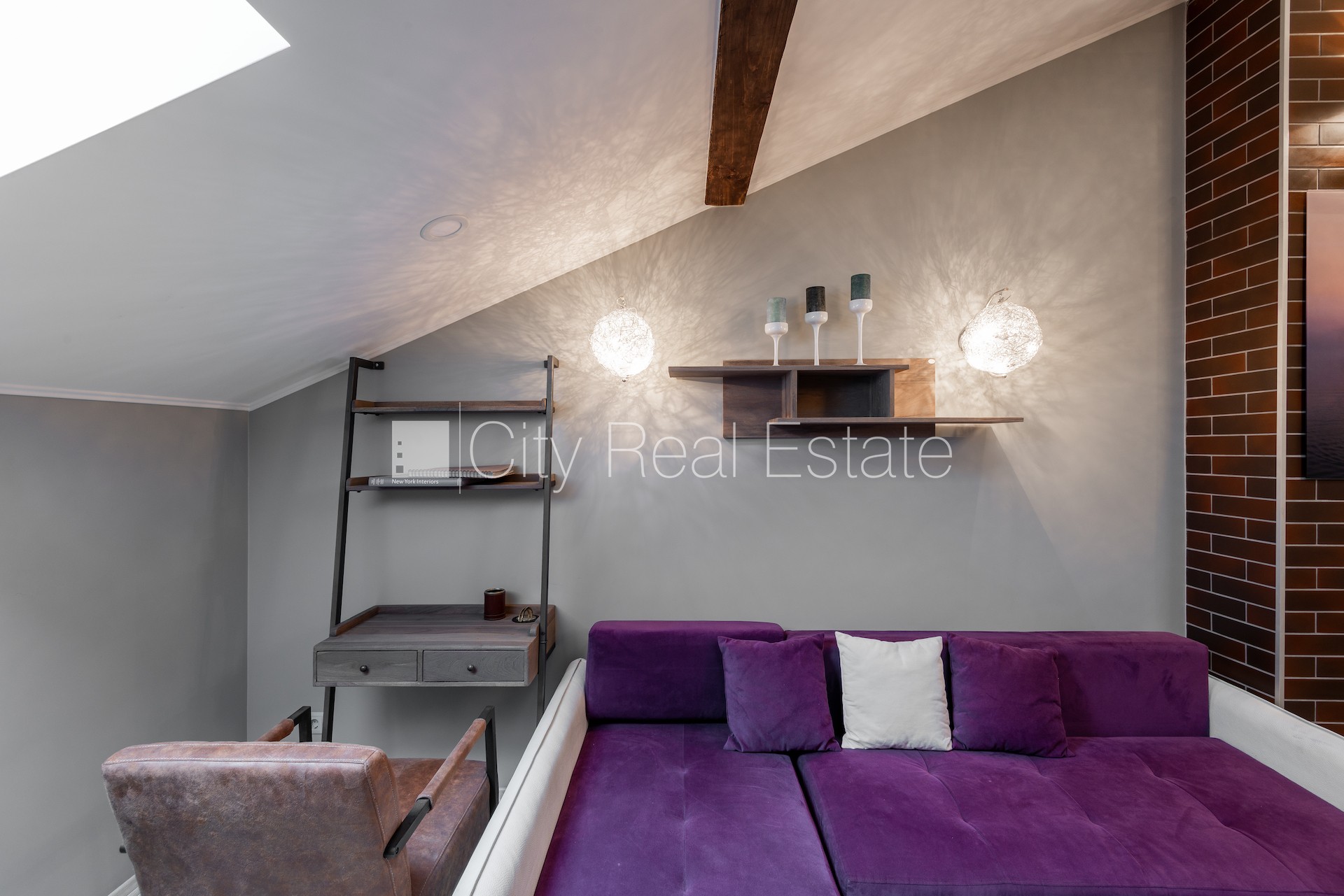 Sludinājumi. Fasādes māja, renovēta māja, labiekārtota apzaļumota teritorija, vieta automašīnai, mansards, Cena: 520 EUR/mēn Foto #14