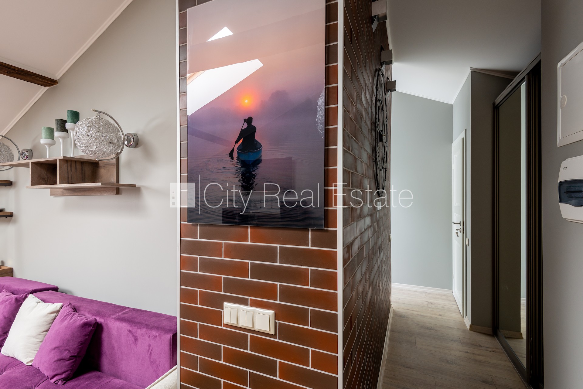 Sludinājumi. Fasādes māja, renovēta māja, labiekārtota apzaļumota teritorija, vieta automašīnai, mansards, Cena: 520 EUR/mēn Foto #18