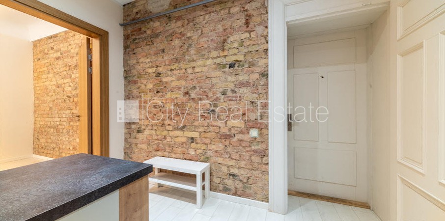 Sludinājumi. Fasādes māja, renovēta māja, labiekārtota apzaļumota teritorija, slēgts pagalms, maksas stāvvieta, Cena: 650 EUR/mēn Foto #4