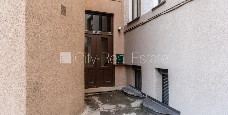 Sludinājumi. Fasādes māja, renovēta māja, labiekārtota apzaļumota teritorija, slēgts pagalms, maksas stāvvieta, Cena: 650 EUR/mēn Foto #14