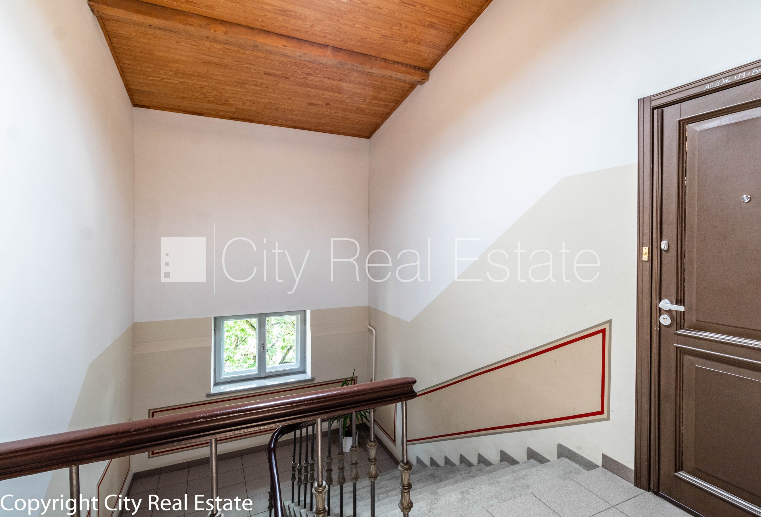 Объявление. Фасадный дом, реновированный дом, закрытый двор, возможность аренды парковки, вход с улицы, Цена: 550 EUR/мес. Foto #24