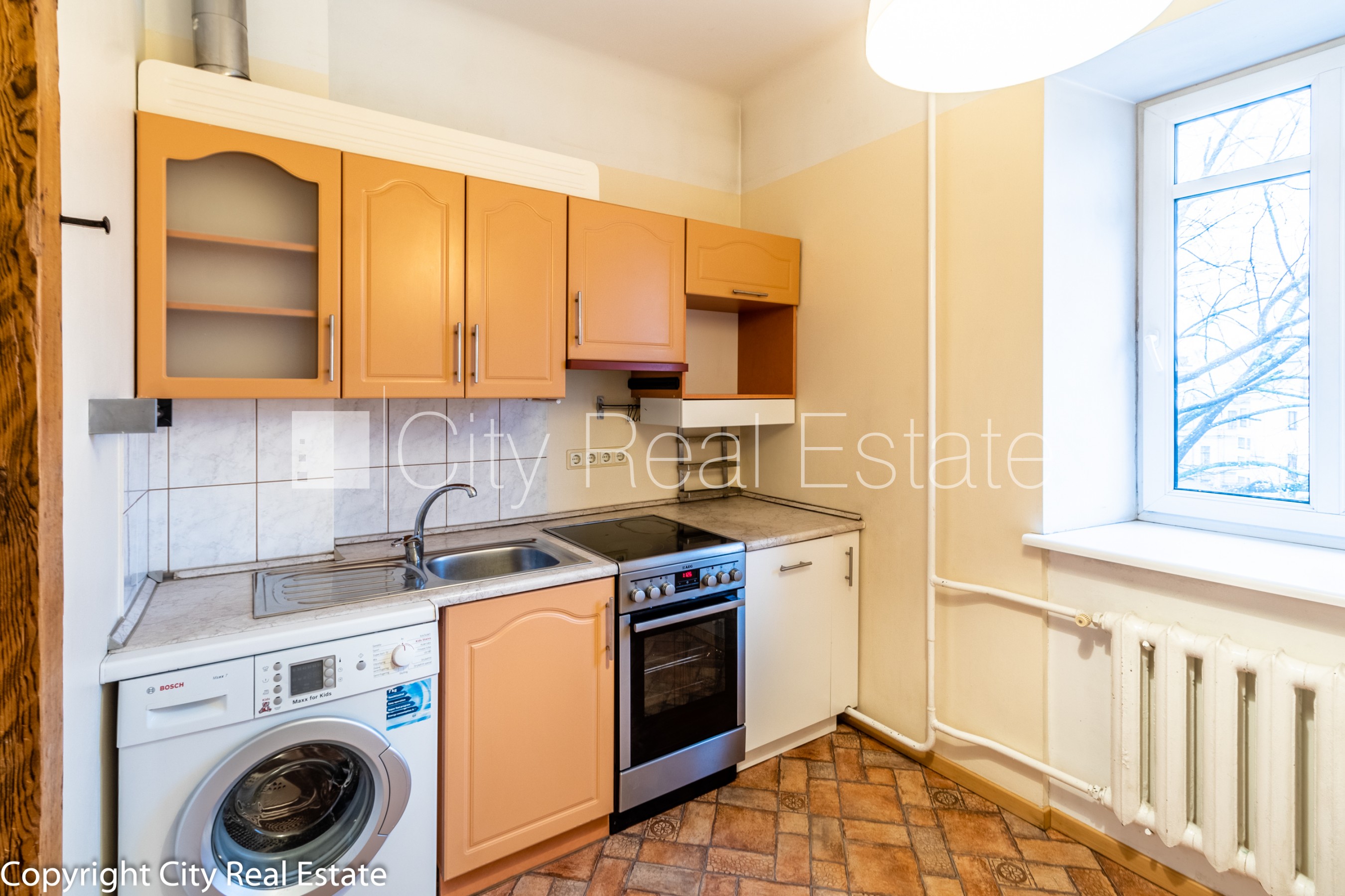 Объявление. Фасадный дом, реновированный дом, закрытый двор, возможность аренды парковки, вход с улицы, Цена: 550 EUR/мес. Foto #17