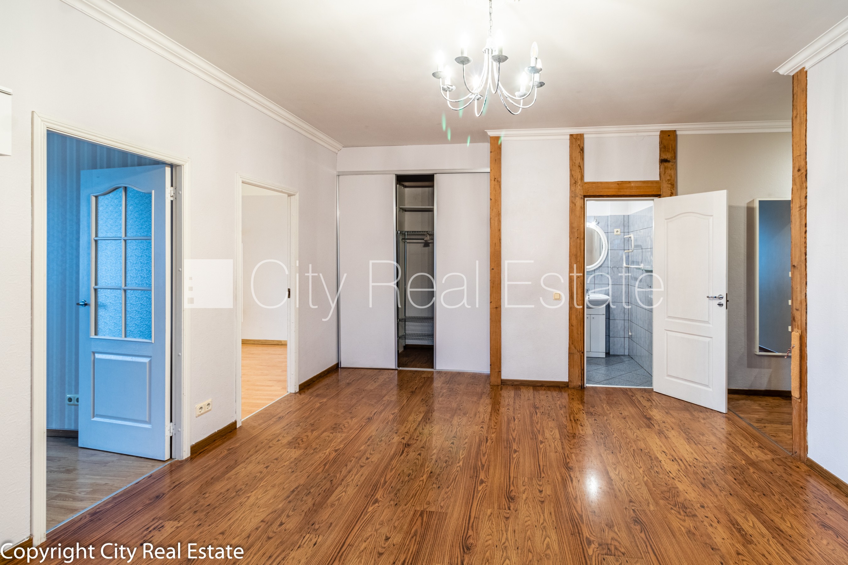 Объявление. Фасадный дом, реновированный дом, закрытый двор, возможность аренды парковки, вход с улицы, Цена: 550 EUR/мес. Foto #5