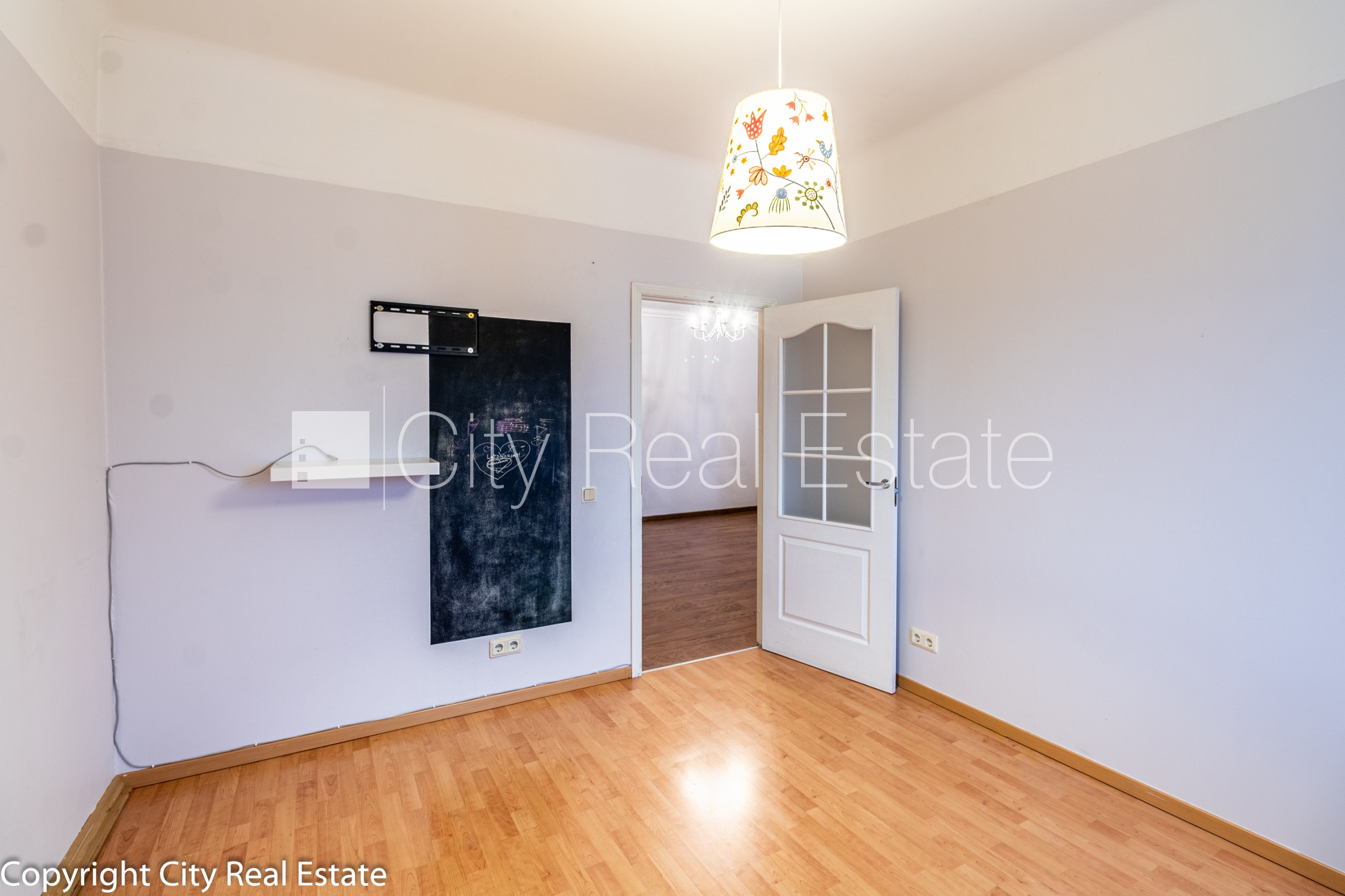 Объявление. Фасадный дом, реновированный дом, закрытый двор, возможность аренды парковки, вход с улицы, Цена: 550 EUR/мес. Foto #10