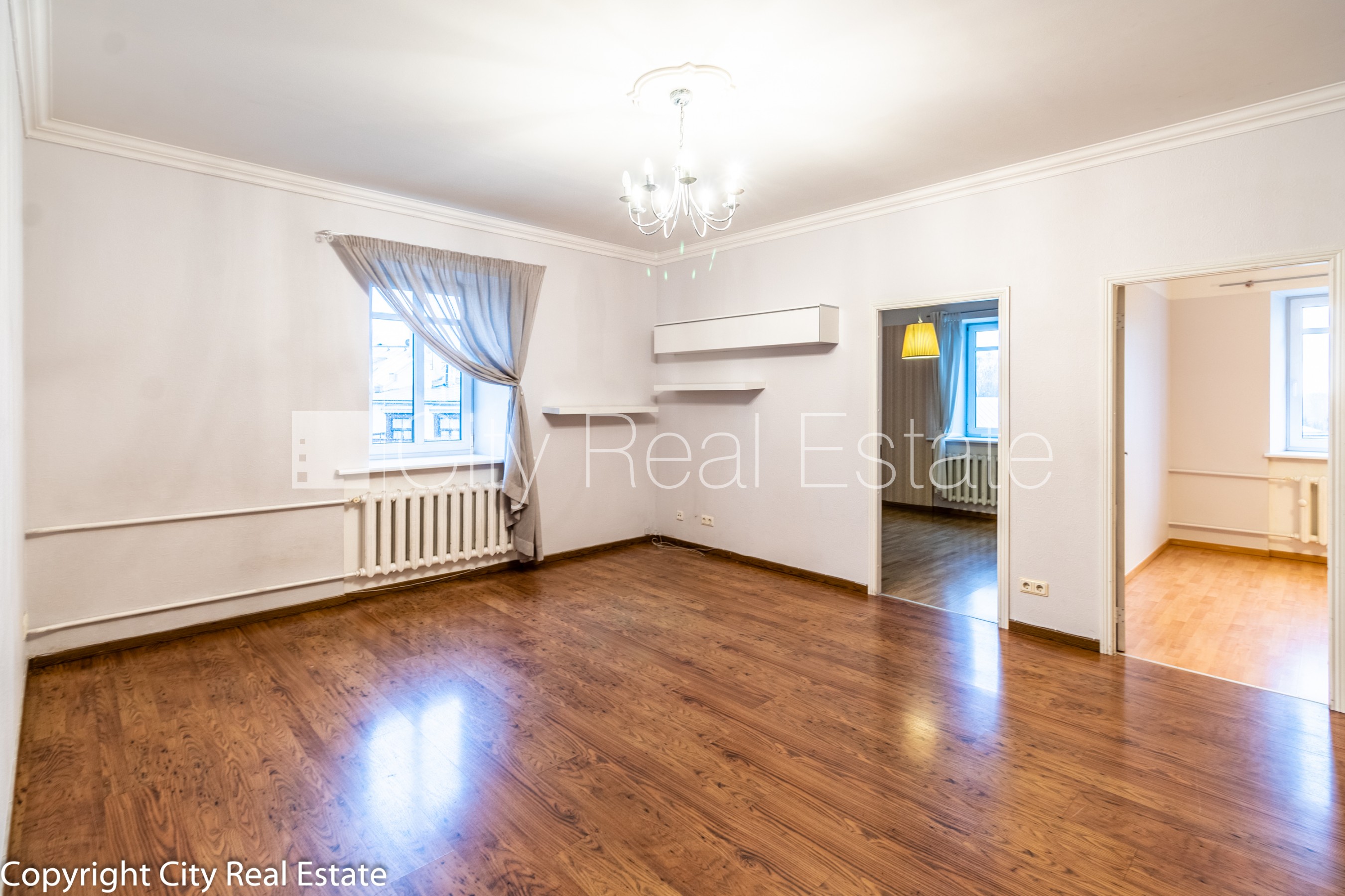 Объявление. Фасадный дом, реновированный дом, закрытый двор, возможность аренды парковки, вход с улицы, Цена: 550 EUR/мес. Foto #6