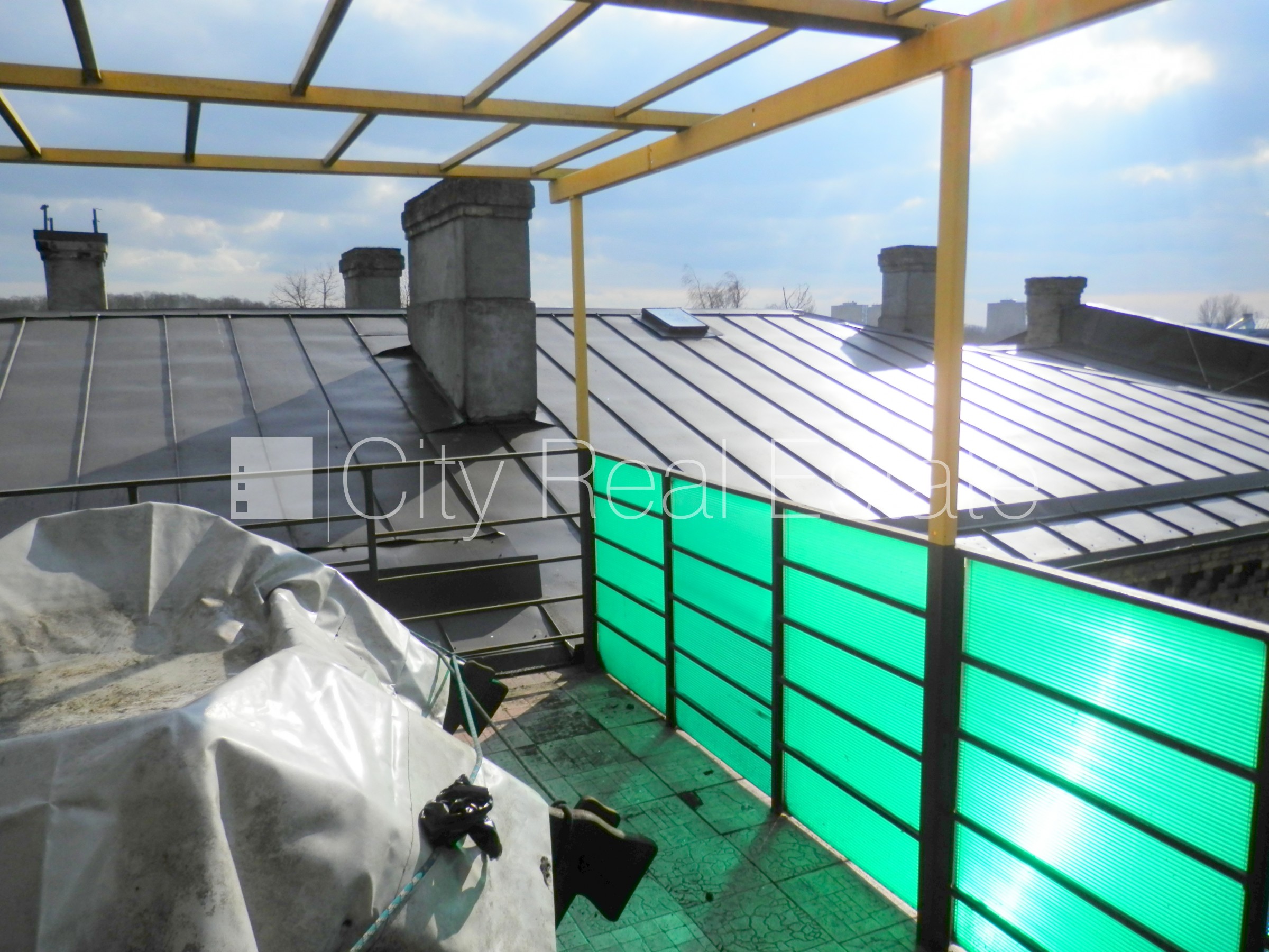 Sludinājumi. Fasādes māja, slēgts pagalms, bezmaksas stāvvieta pagalmā, ieeja no pagalma, kāpņu telpa pēc Cena: 550 EUR/mēn Foto #24