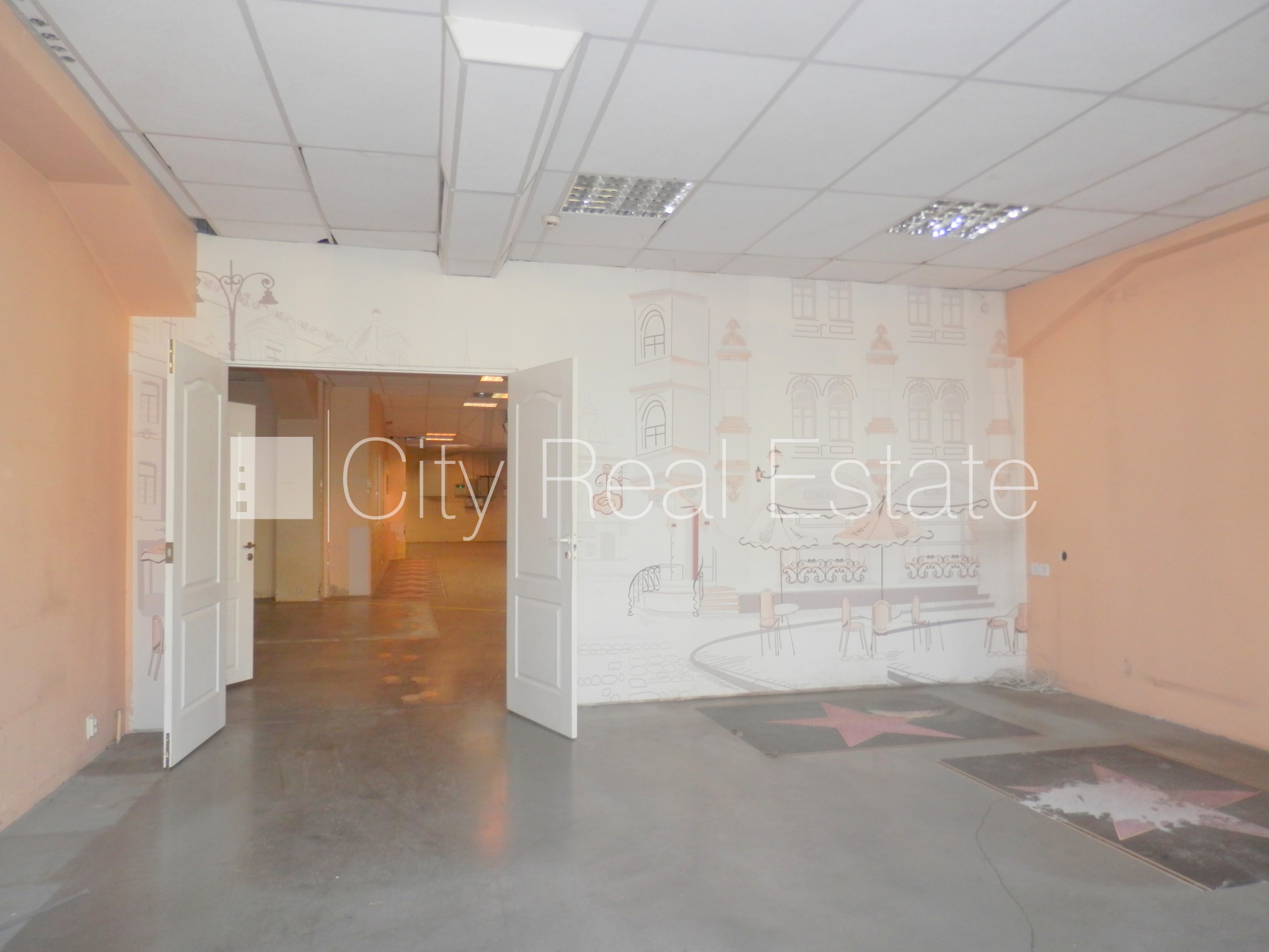 Объявление. Фасадный дом, закрытая территория, места для нескольких машин, охраняемая территория, объект Цена: 1625 EUR/мес. Foto #21