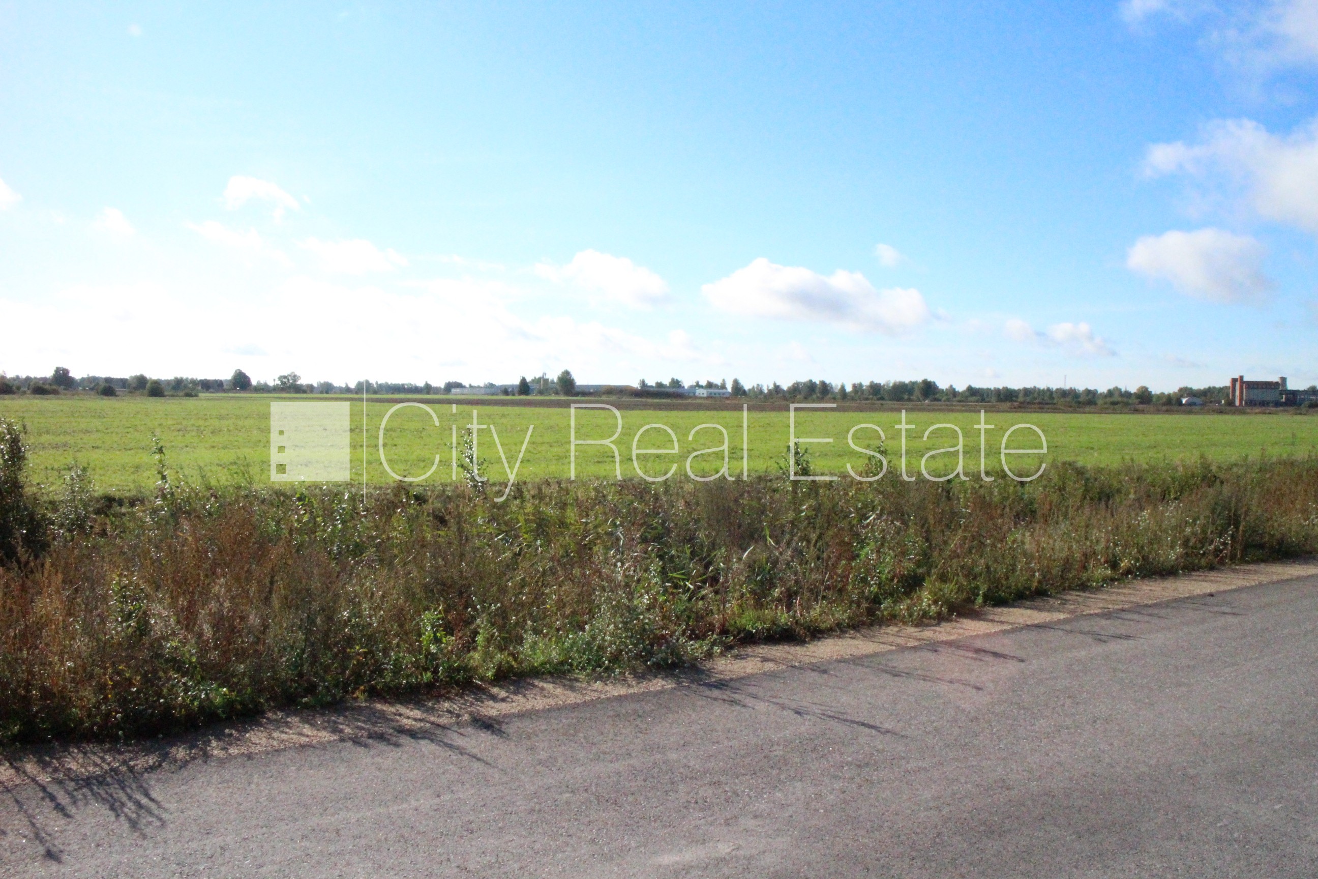 Sludinājumi. Savrupmāju retināta apbūve, iespējama mazstāvu apbūve, atļauts būvēt vienstāvu ēku, atļauts būvēt Cena: 639360 EUR Foto #1