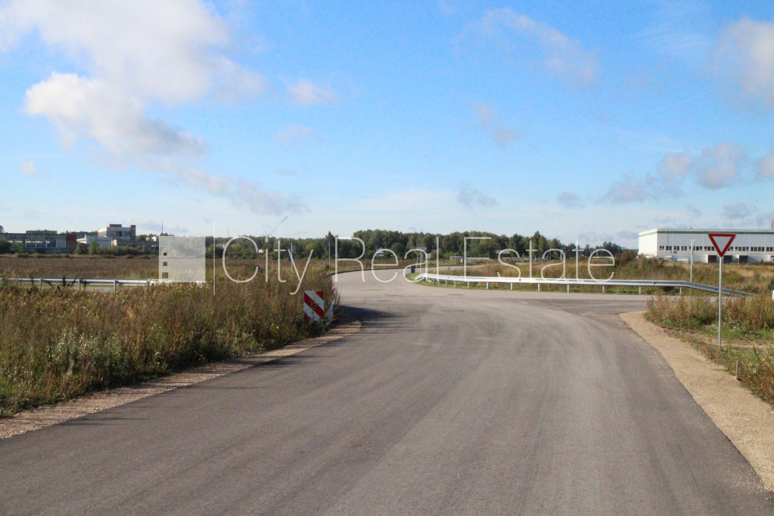 Sludinājumi. Savrupmāju retināta apbūve, iespējama mazstāvu apbūve, atļauts būvēt vienstāvu ēku, atļauts būvēt Cena: 639360 EUR Foto #2