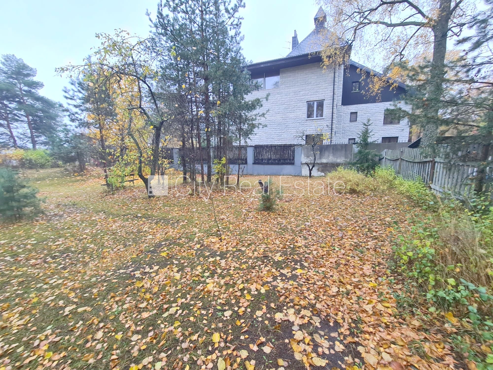 Sludinājumi. Zeme īpašumā, privātmāja, metāla jumta segums, labiekārtota apzaļumota teritorija 1448 m2, ieeja no Cena: 225000 EUR Foto #20