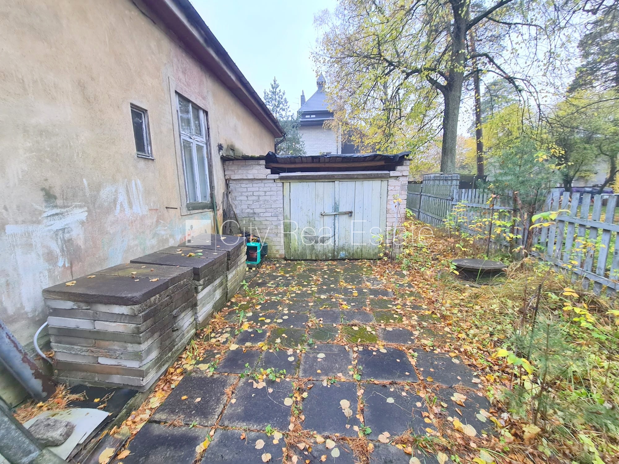 Sludinājumi. Zeme īpašumā, privātmāja, metāla jumta segums, labiekārtota apzaļumota teritorija 1448 m2, ieeja no Cena: 225000 EUR Foto #18