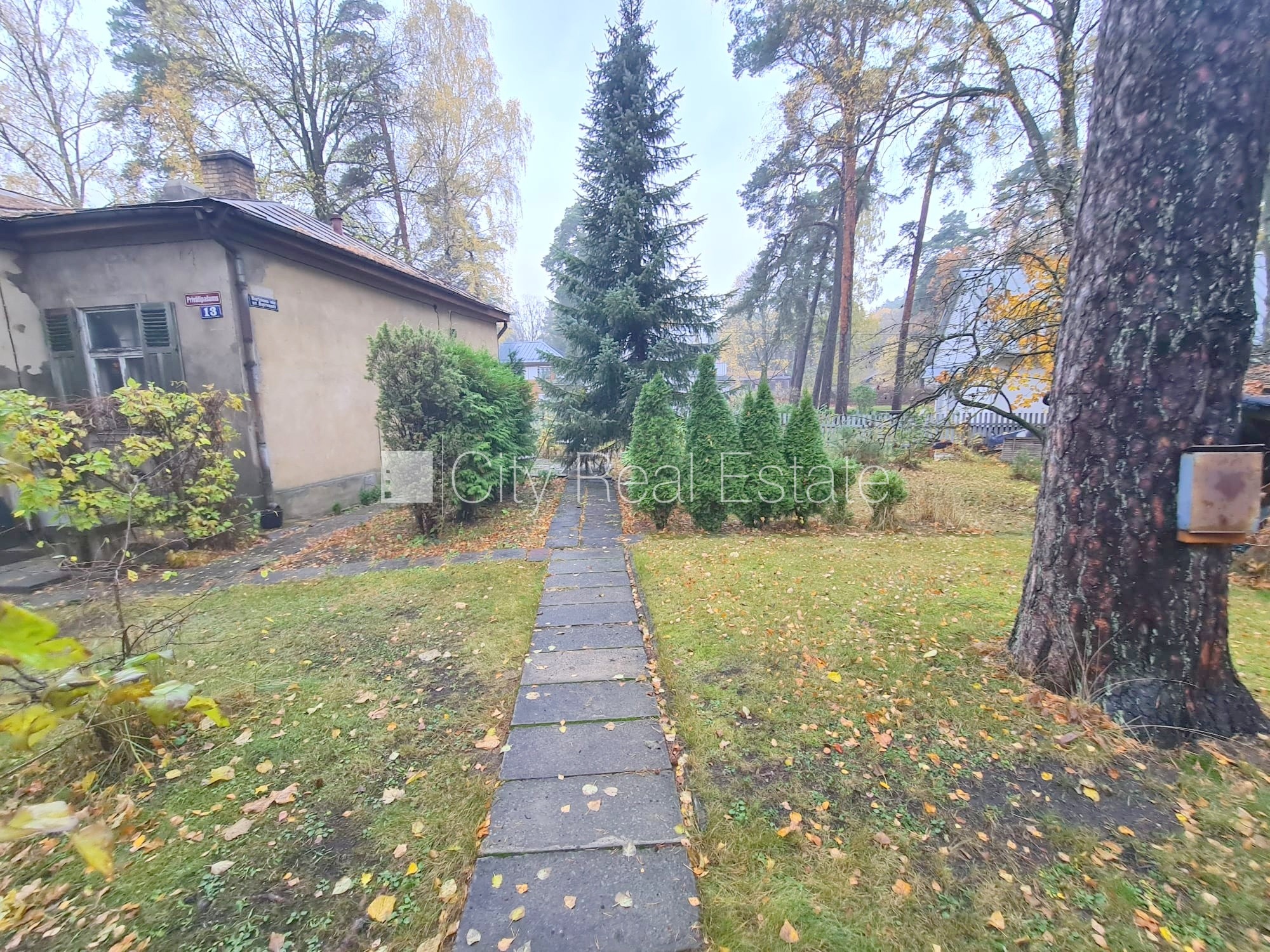 Sludinājumi. Zeme īpašumā, privātmāja, metāla jumta segums, labiekārtota apzaļumota teritorija 1448 m2, ieeja no Cena: 225000 EUR Foto #7