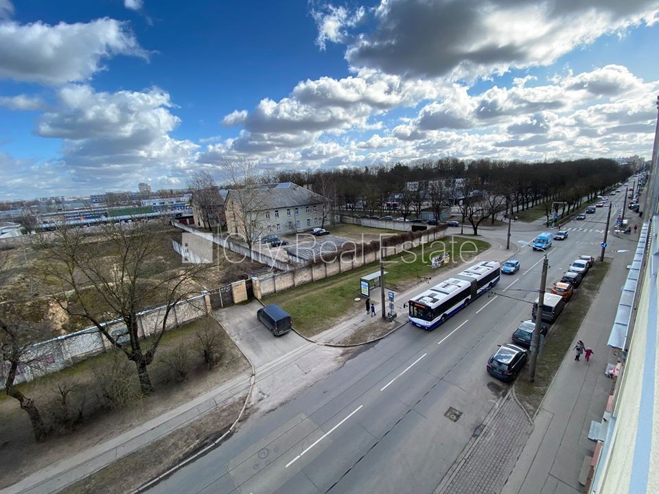 Sludinājumi. Fasādes māja, renovēta māja, slēgts pagalms, ieeja no ielas, ir lifts, kāpņu telpa pēc kapitālā Cena: 300 EUR/mēn Foto #7