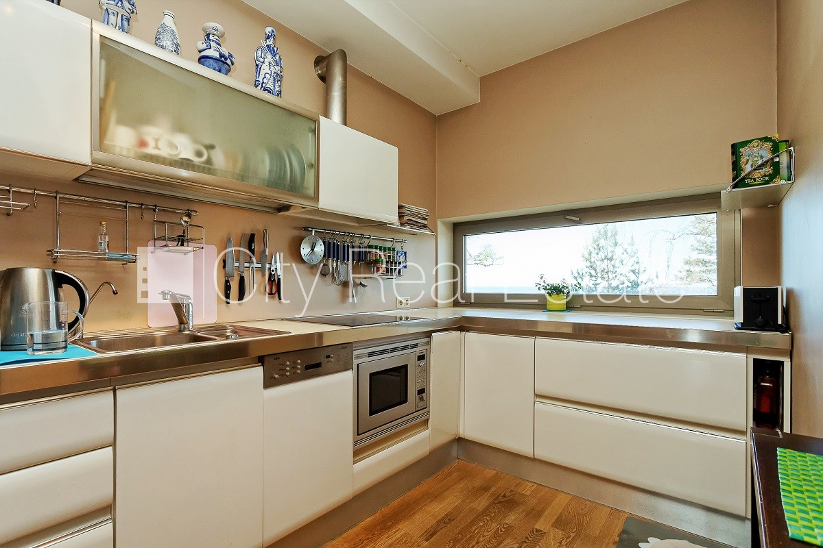 Sludinājumi. Labiekārtots apzaļumots pagalms, pazemes autostāvvieta, pagalmā bērnu spēļu laukums, divas terases, Cena: 1500 EUR/mēn Foto #4