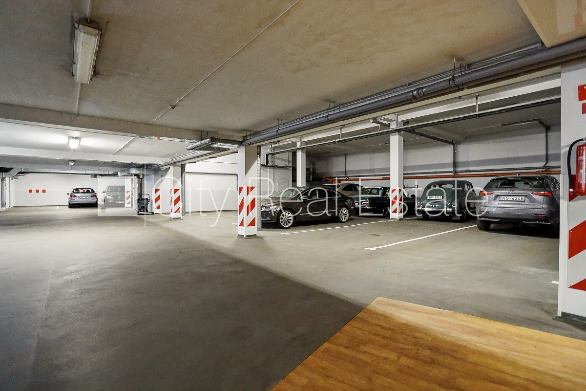 Sludinājumi. Labiekārtots apzaļumots pagalms, pazemes autostāvvieta, pagalmā bērnu spēļu laukums, divas terases, Cena: 1500 EUR/mēn Foto #18