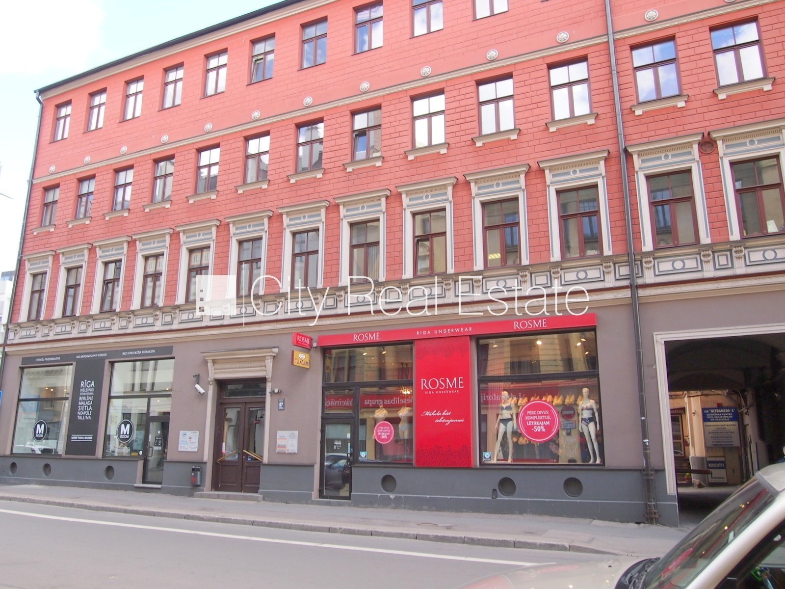 Объявление. Фасадный дом, реновированный дом, вход с улицы, лестничная клетка после косметического ремонта, Цена: 308 EUR/мес. Foto #9