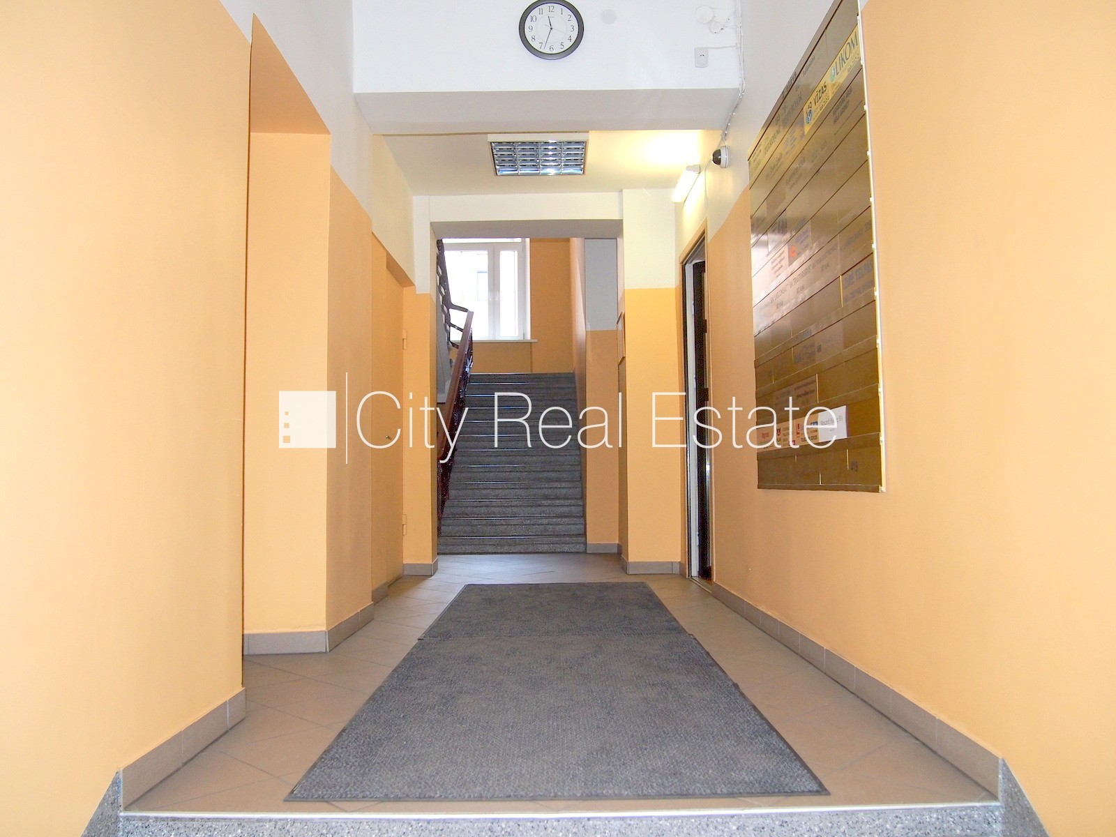 Объявление. Фасадный дом, реновированный дом, вход с улицы, лестничная клетка после косметического ремонта, Цена: 308 EUR/мес. Foto #7