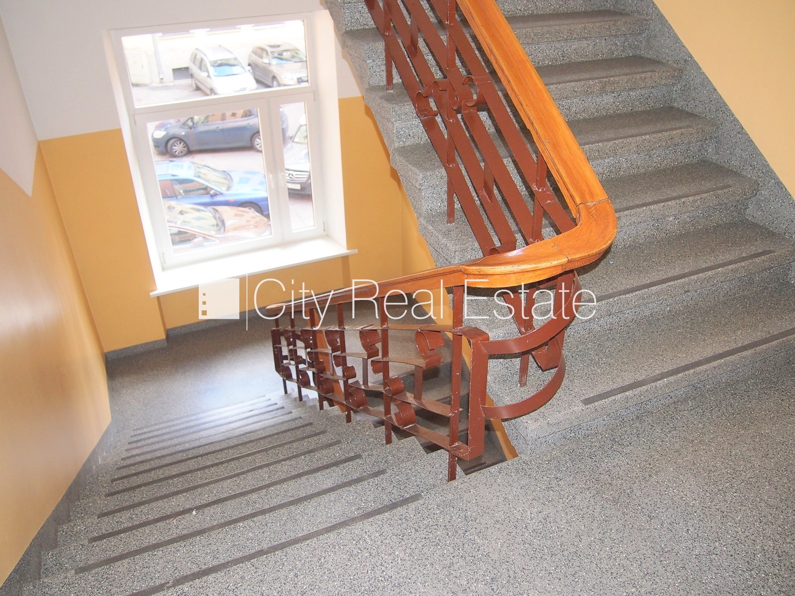 Объявление. Фасадный дом, реновированный дом, вход с улицы, лестничная клетка после косметического ремонта, Цена: 308 EUR/мес. Foto #6