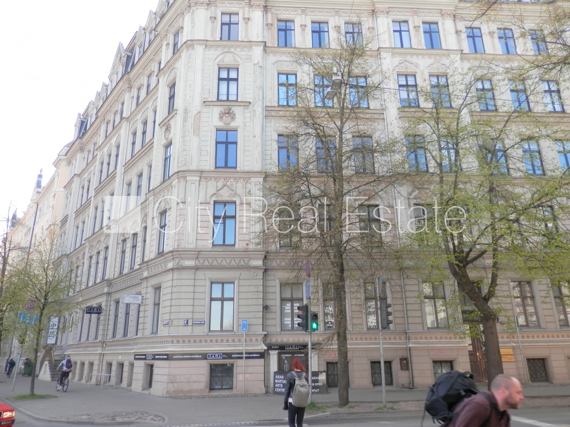 Объявление. Фасадный дом, реновированный дом, вход с улицы, лифт, лестничная клетка после косметического Цена: 500 EUR/мес. Foto #22