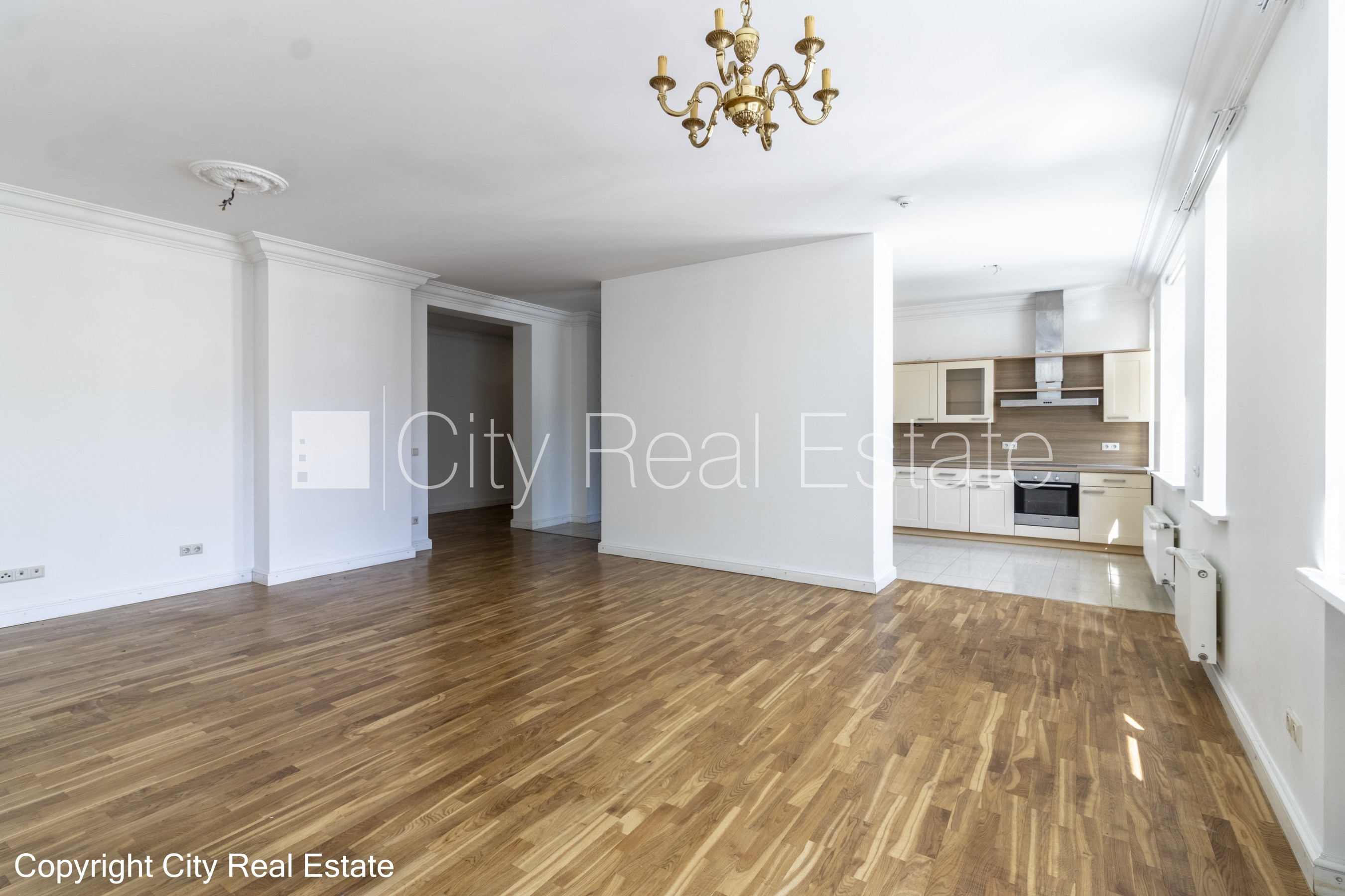 Sludinājumi. Fasādes māja, renovēta māja, slēgts pagalms, ieeja no ielas, ir lifts, kāpņu telpa pēc kapitālā Cena: 1322 EUR/mēn Foto #13