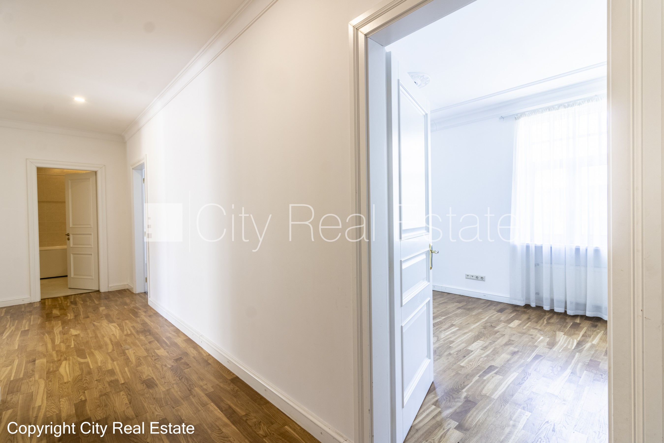 Sludinājumi. Fasādes māja, renovēta māja, slēgts pagalms, ieeja no ielas, ir lifts, kāpņu telpa pēc kapitālā Cena: 1322 EUR/mēn Foto #6