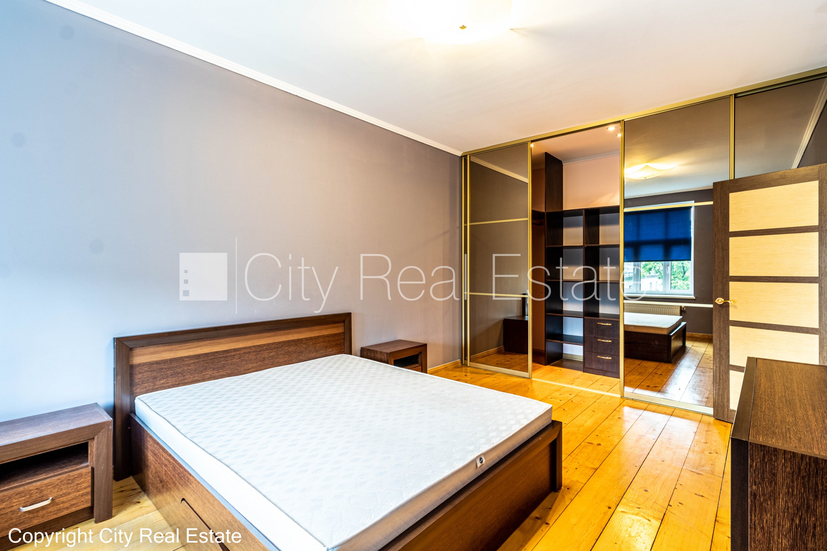 Sludinājumi. Fasādes māja, slēgts pagalms, vieta automašīnai, ieeja no ielas un pagalma, ir lifts, kāpņu telpa Cena: 170000 EUR Foto #5