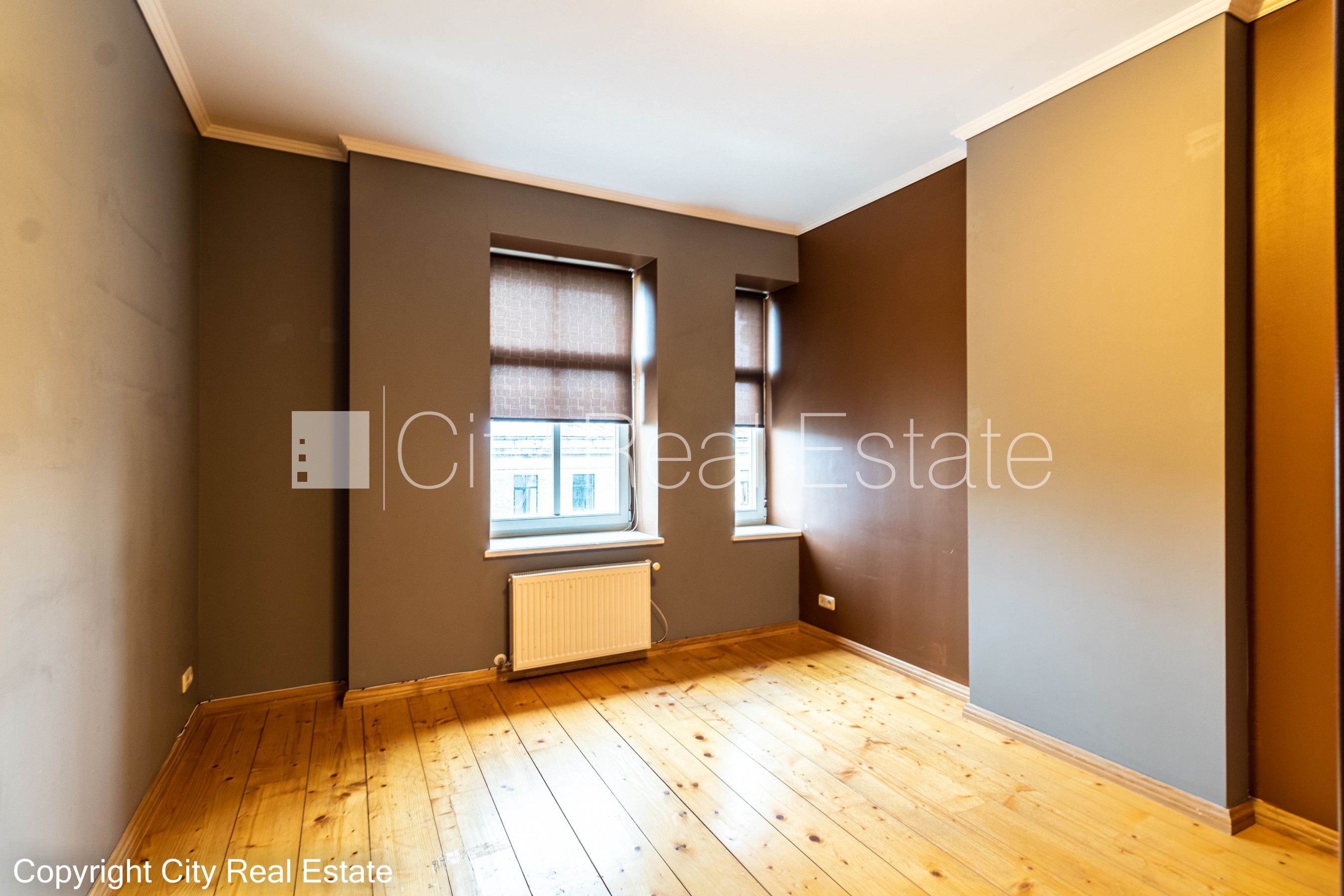 Sludinājumi. Fasādes māja, slēgts pagalms, vieta automašīnai, ieeja no ielas un pagalma, ir lifts, kāpņu telpa Cena: 170000 EUR Foto #9