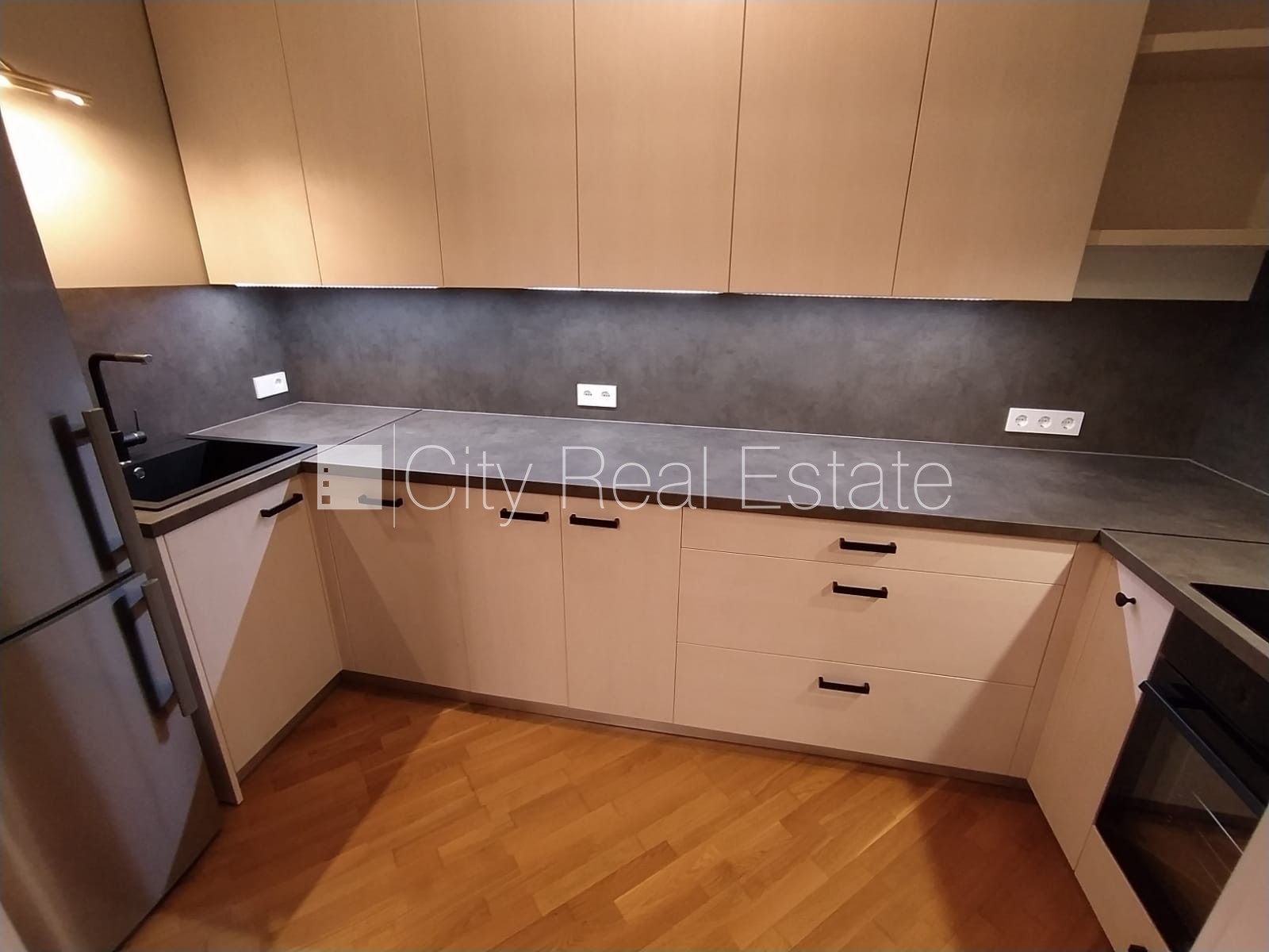 Sludinājumi. Zeme īpašumā, fasādes māja, renovēta māja, mainīts Jumta segums, ķieģeļu mūra sienas, fasāde ar Cena: 270000 EUR Foto #2