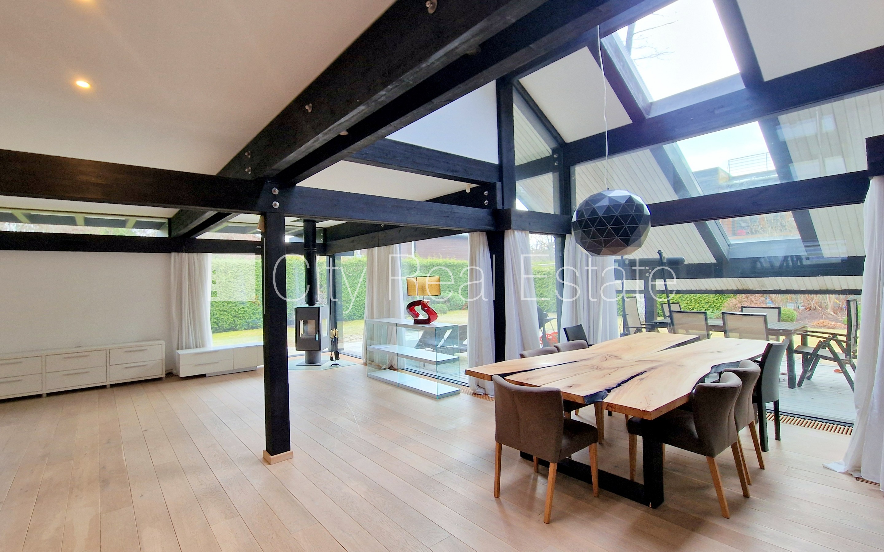 Объявление. Частный дом, новостройка, благоустроенная озеленённая территория, закрытая территория, въездные Цена: 785000 EUR Foto #8