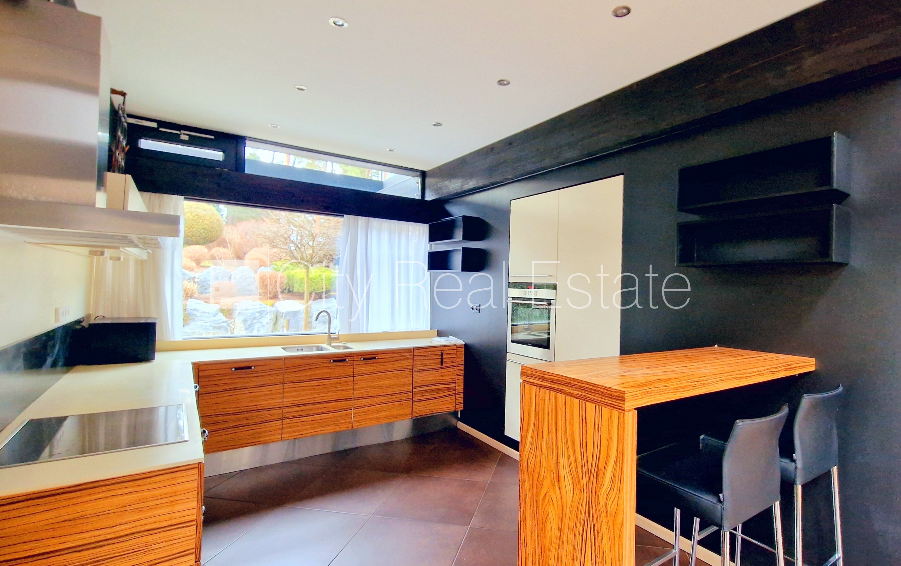 Объявление. Частный дом, новостройка, благоустроенная озеленённая территория, закрытая территория, въездные Цена: 785000 EUR Foto #6