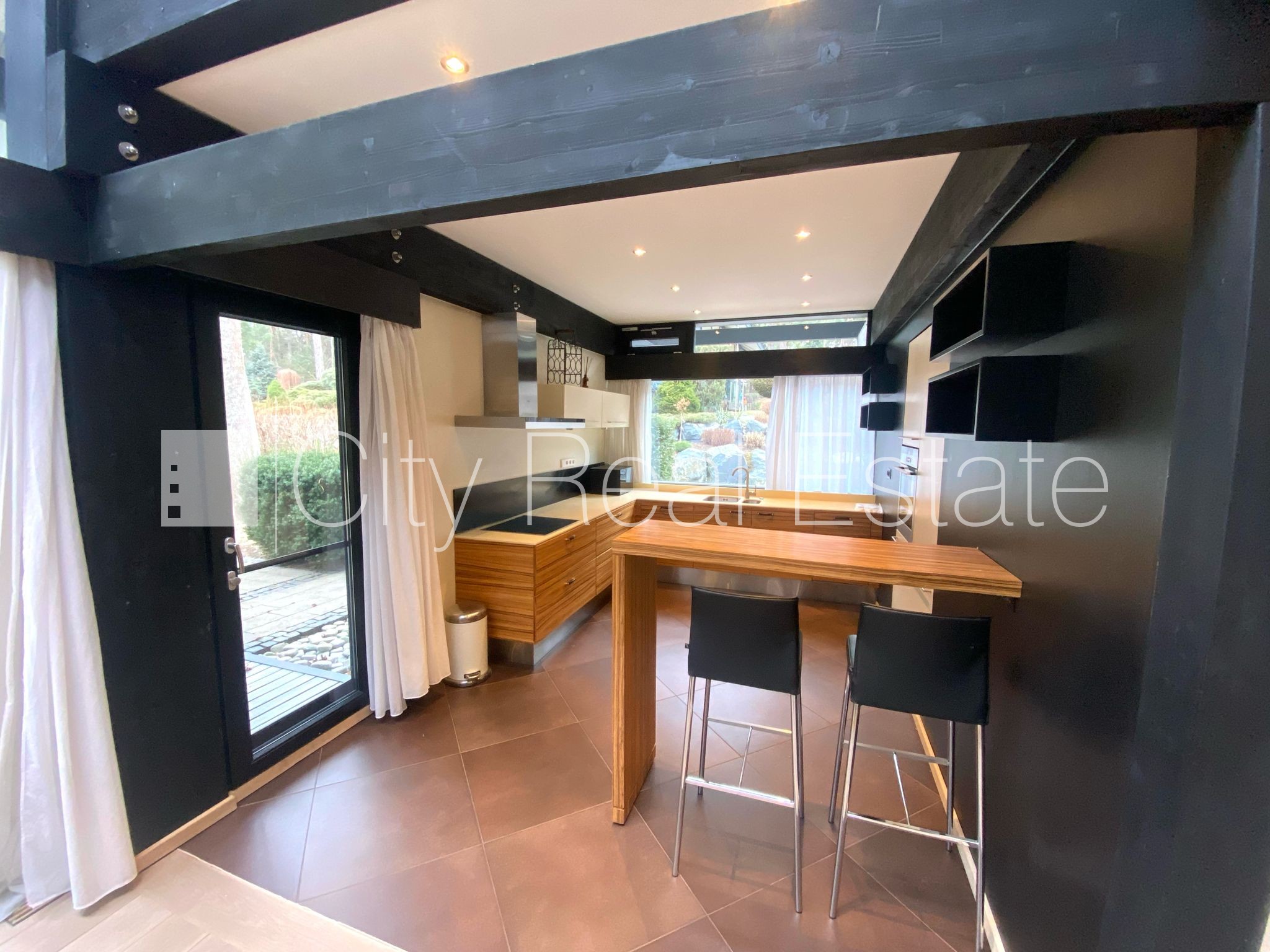 Объявление. Частный дом, новостройка, благоустроенная озеленённая территория, закрытая территория, въездные Цена: 785000 EUR Foto #5