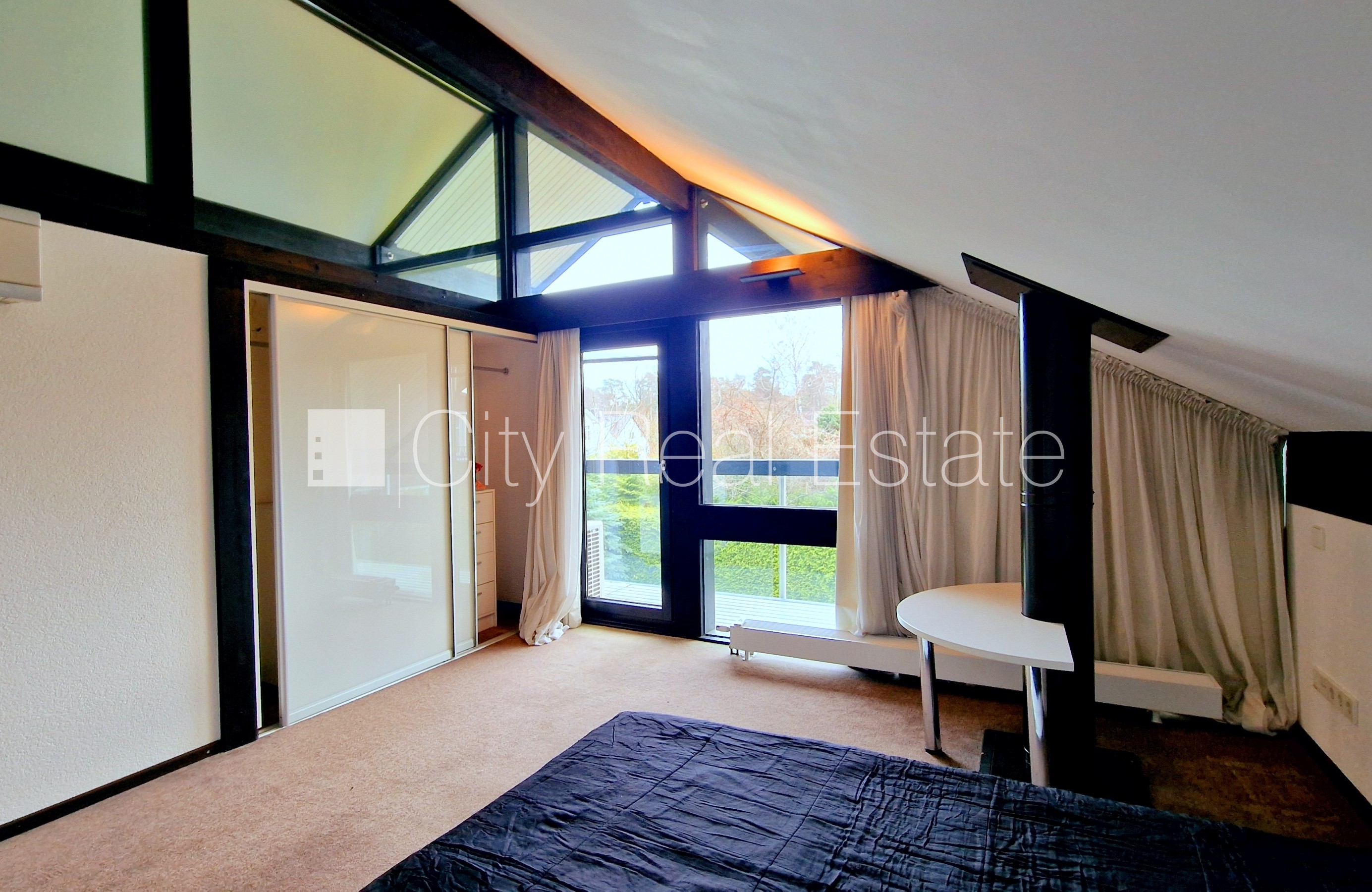 Объявление. Частный дом, новостройка, благоустроенная озеленённая территория, закрытая территория, въездные Цена: 785000 EUR Foto #14