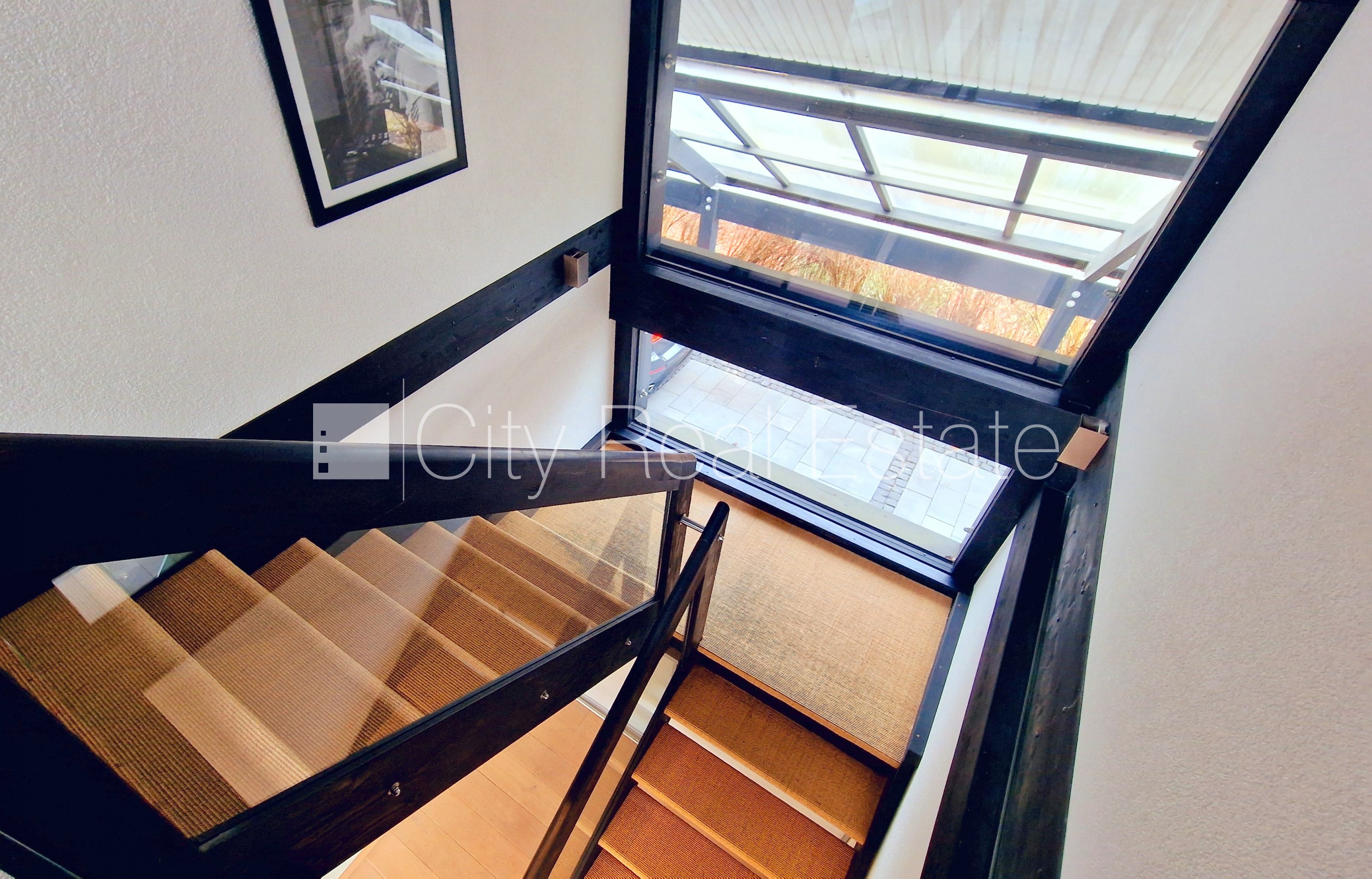 Объявление. Частный дом, новостройка, благоустроенная озеленённая территория, закрытая территория, въездные Цена: 785000 EUR Foto #22