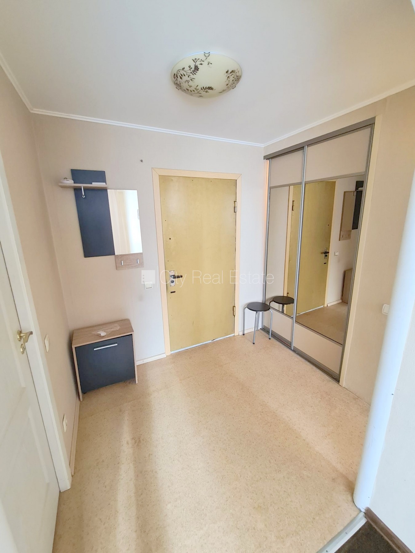 Sludinājumi. Fasādes māja, vieta automašīnai, ieeja no ielas, ir lifts, lodžija 4 m2, istaba izolēta, virtuve, Cena: 260 EUR/mēn Foto #8