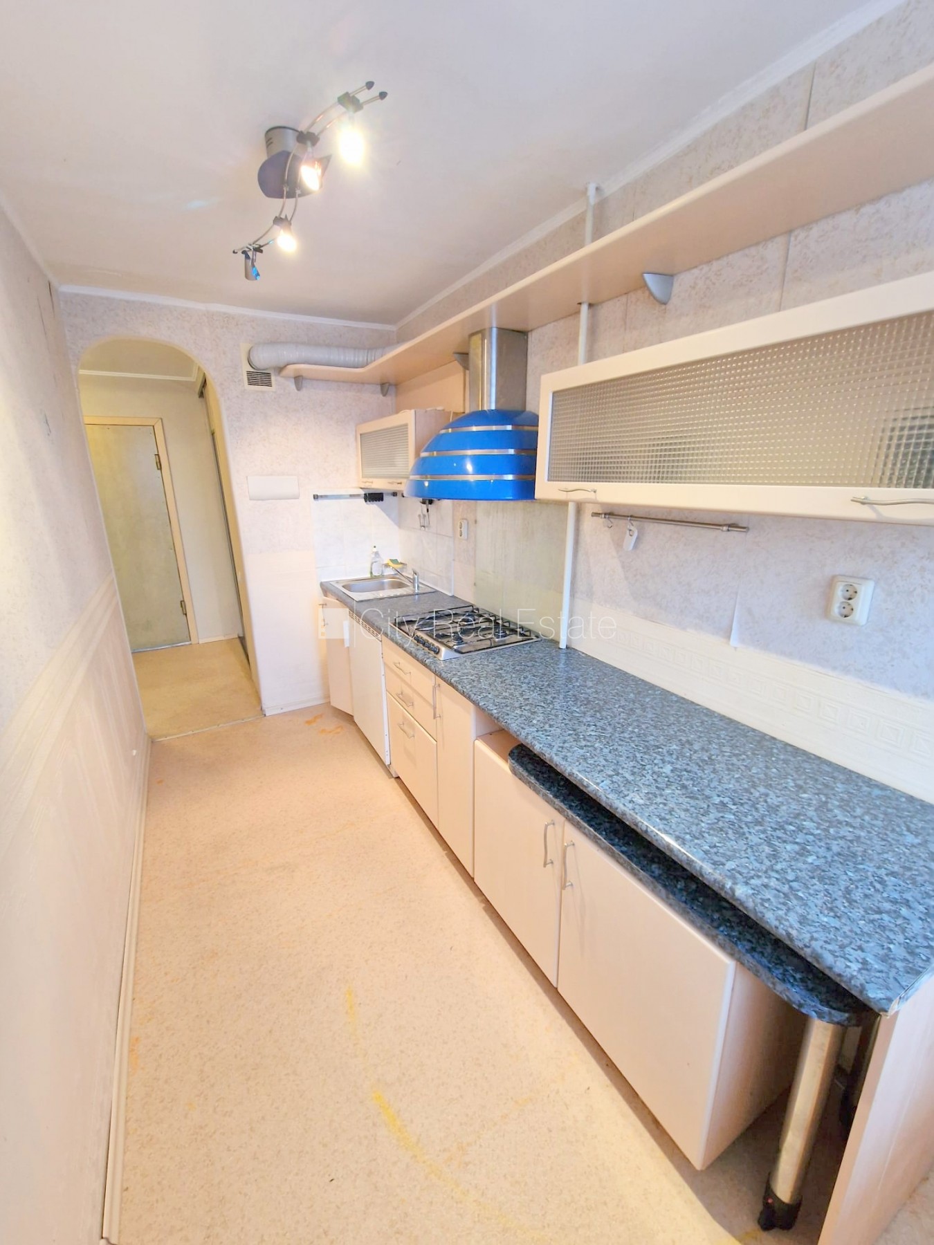 Sludinājumi. Fasādes māja, vieta automašīnai, ieeja no ielas, ir lifts, lodžija 4 m2, istaba izolēta, virtuve, Cena: 260 EUR/mēn Foto #14