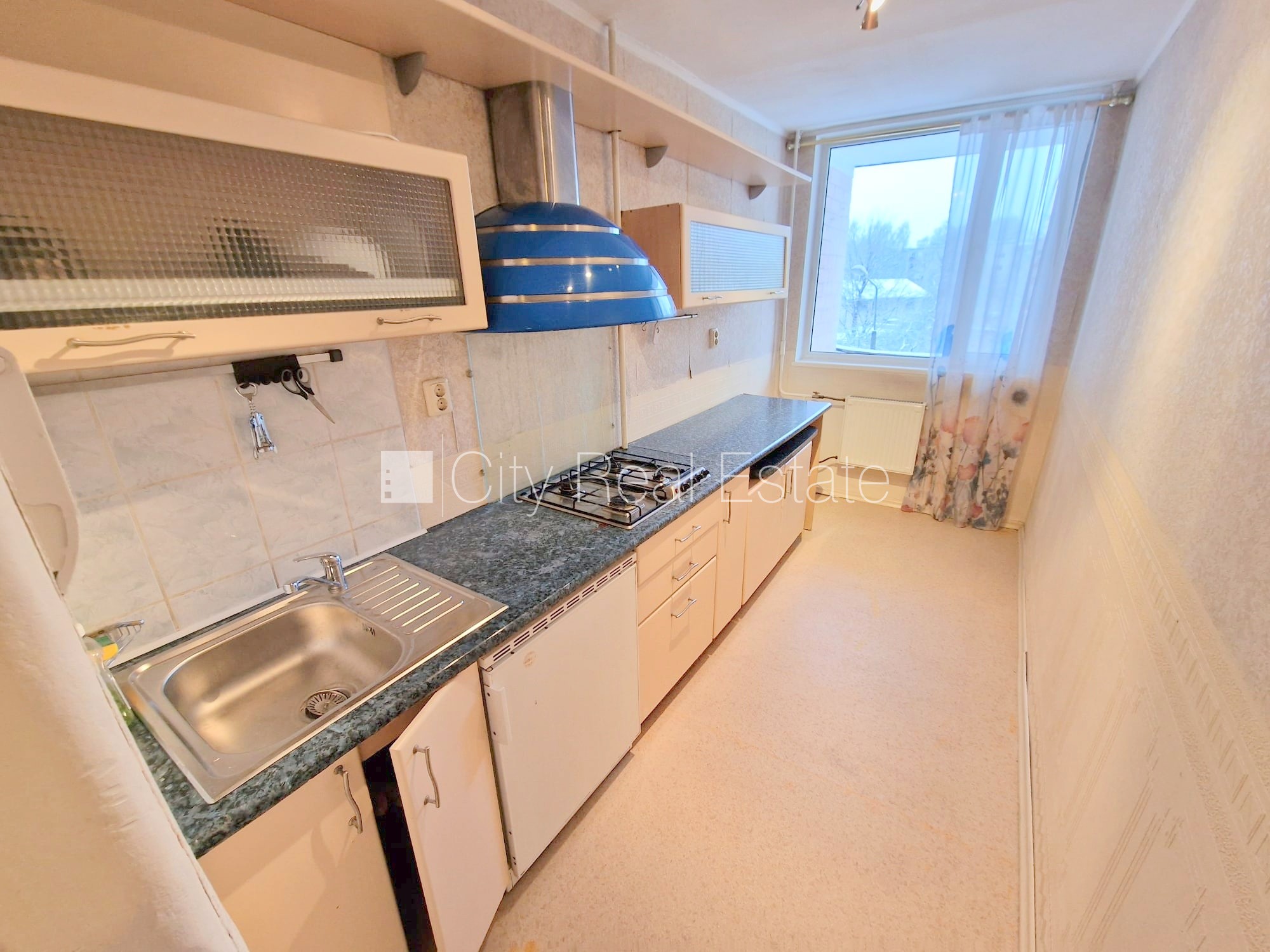 Sludinājumi. Fasādes māja, vieta automašīnai, ieeja no ielas, ir lifts, lodžija 4 m2, istaba izolēta, virtuve, Cena: 260 EUR/mēn Foto #11